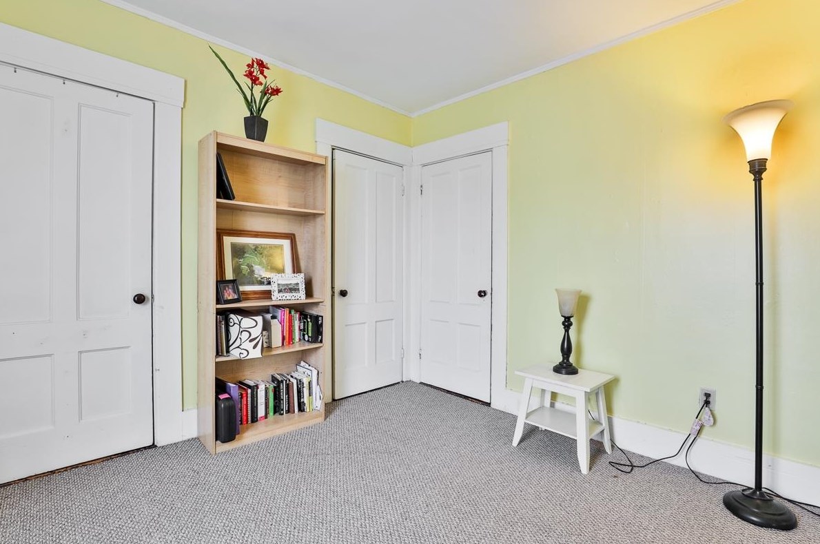 300 Walnut St, Manchester NH 03104-3133 exterior