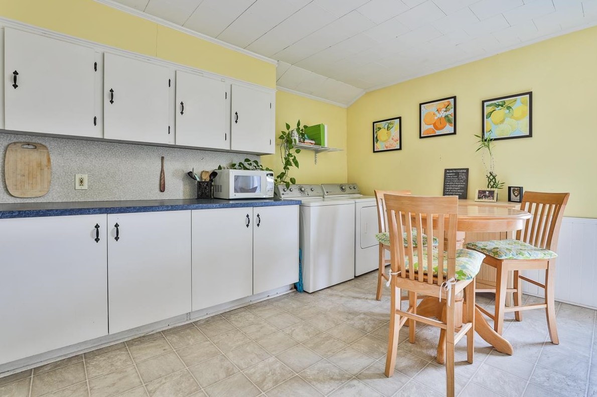 300 Walnut St, Manchester NH 03104-3133 exterior