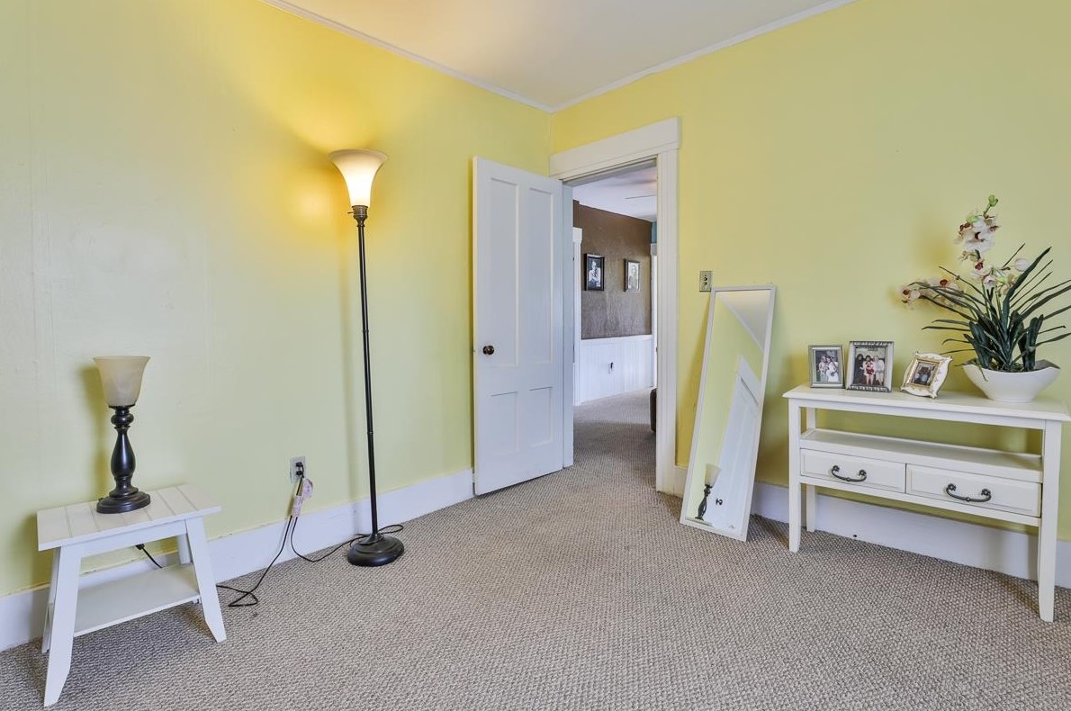 300 Walnut St, Manchester NH 03104-3133 exterior