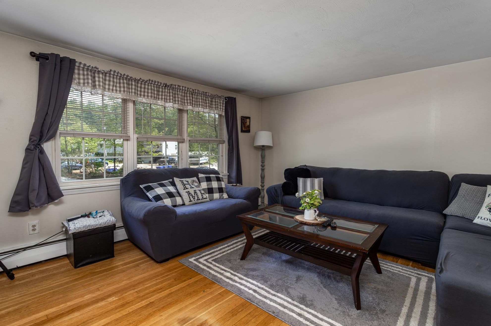 4 Rayes Dr, Hudson NH  03051-3219 exterior