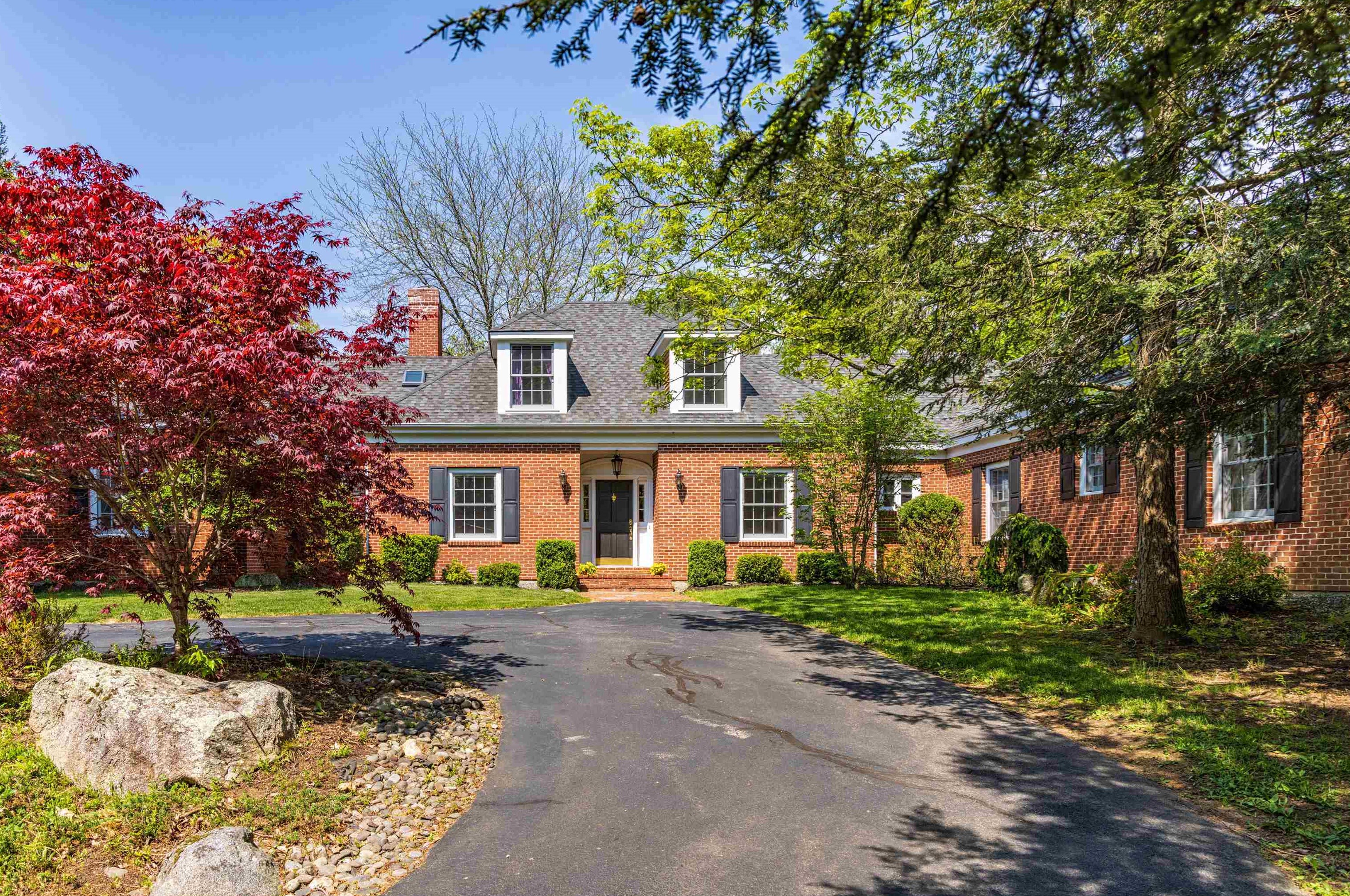 259 Newmarket Rd, Lee, NH 03824