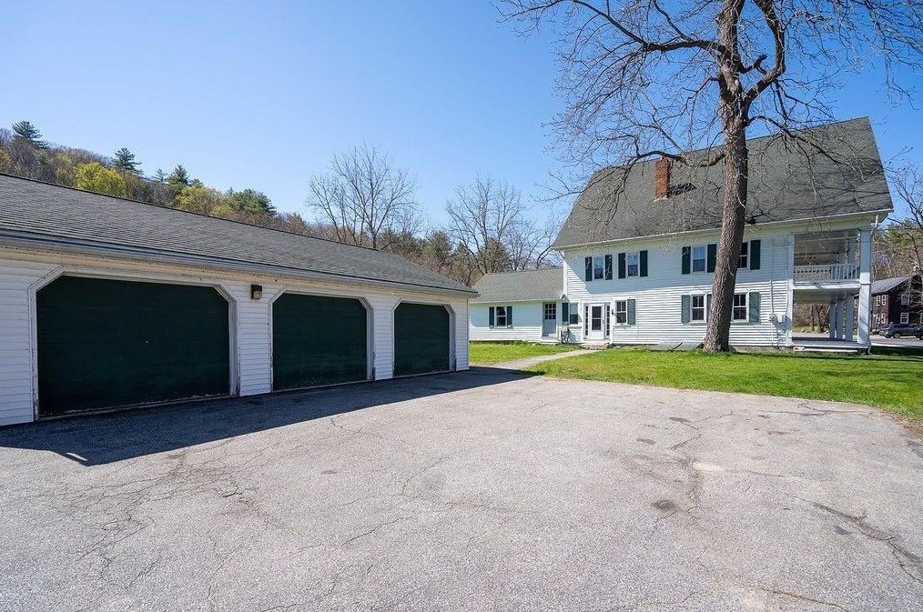 257 Dustin Tavern Rd, Weare, NH 03281