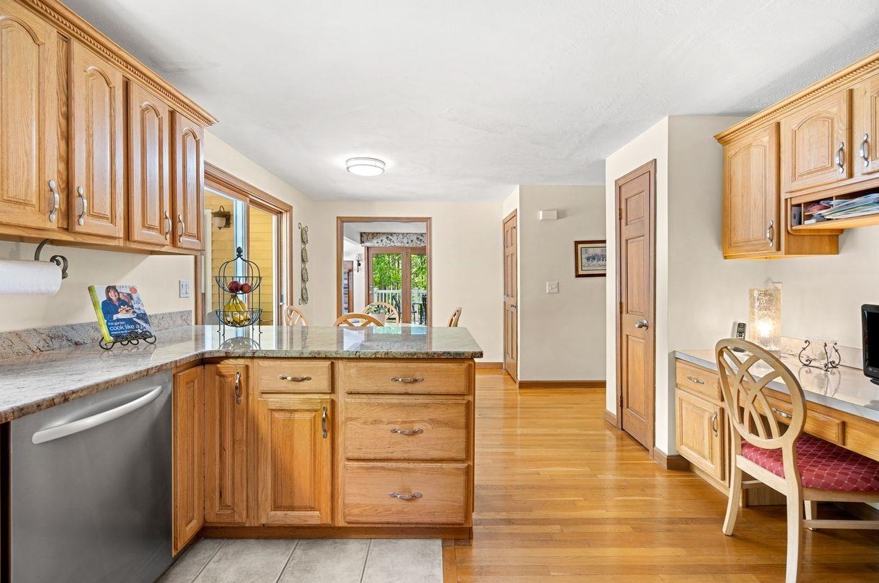 5 4 Winds Rd, Merrimack NH 03054-6804 exterior