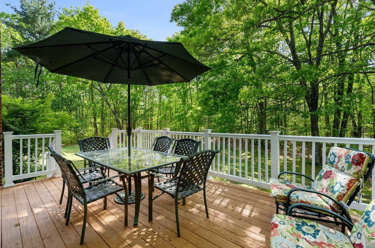 5 4 Winds Rd, Merrimack NH 03054-6804 exterior