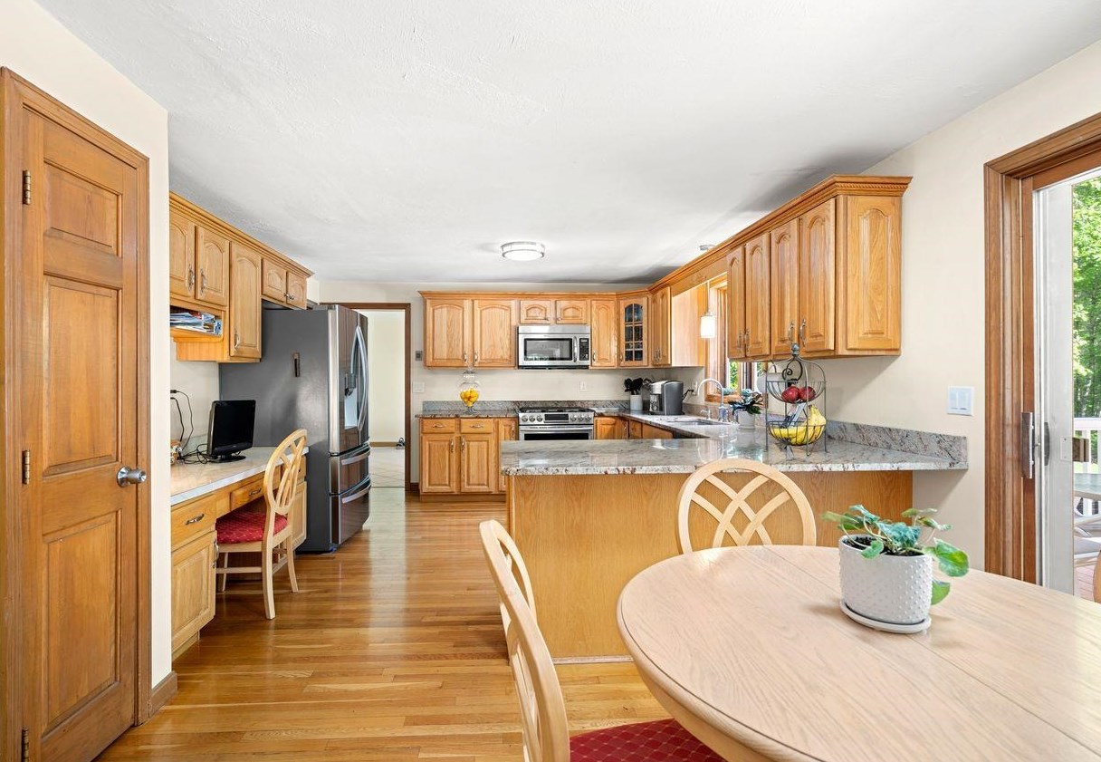 5 4 Winds Rd, Merrimack NH 03054-6804 exterior