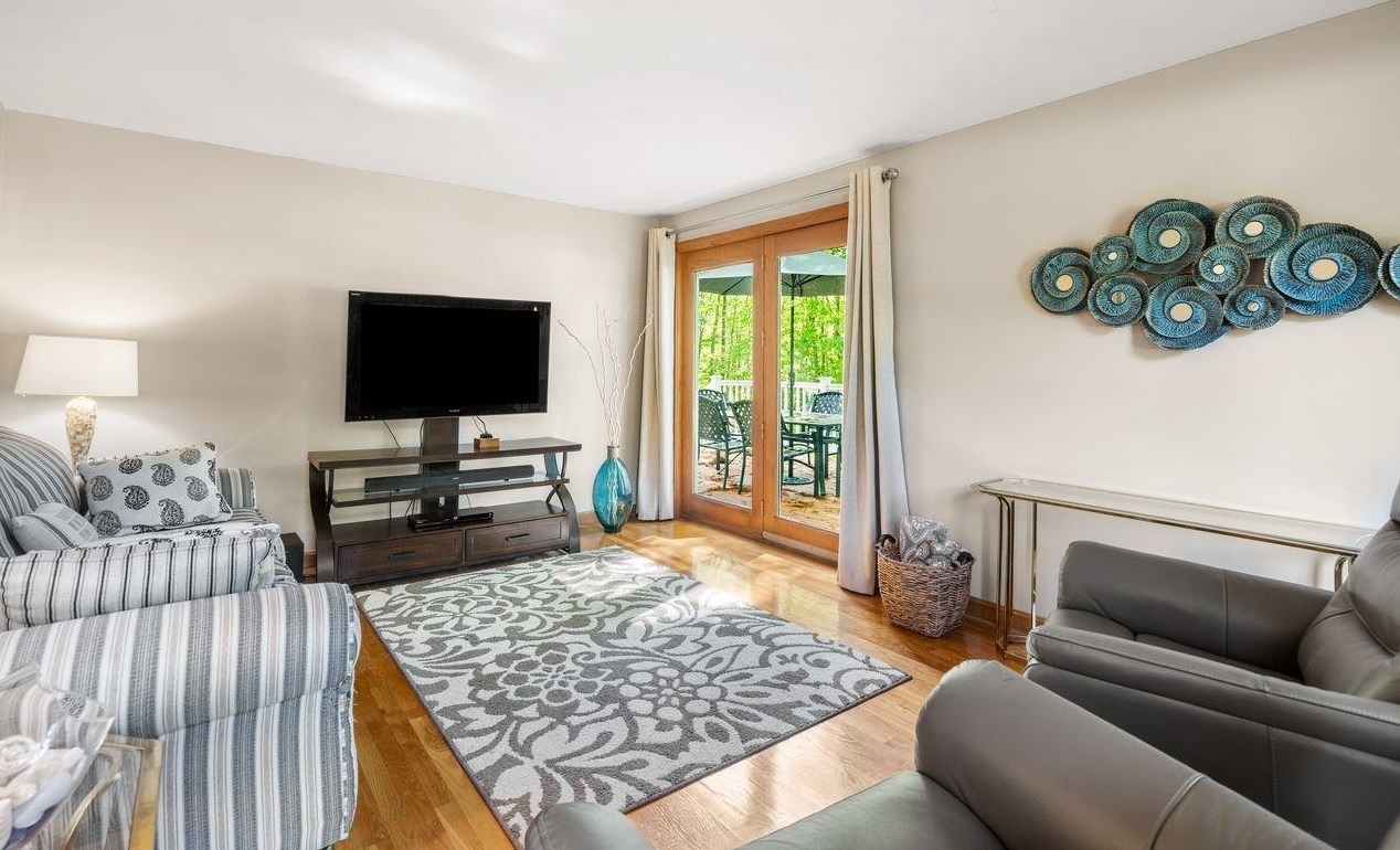 5 4 Winds Rd, Merrimack NH 03054-6804 exterior