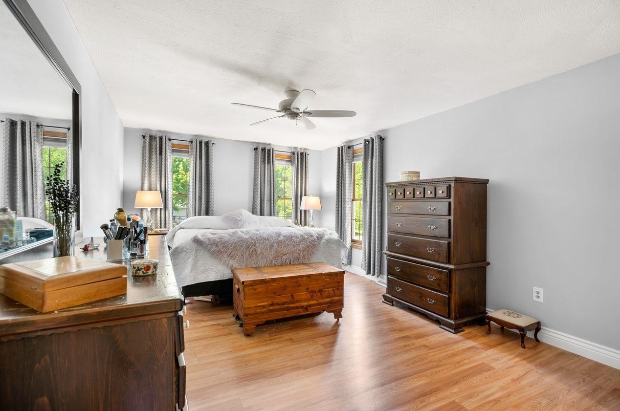 5 4 Winds Rd, Merrimack NH 03054-6804 exterior