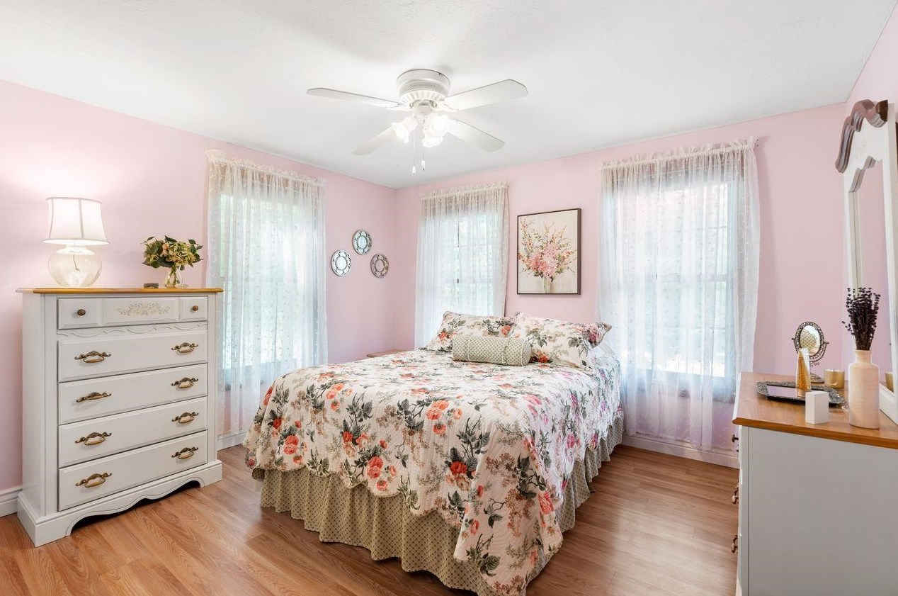 5 4 Winds Rd, Merrimack NH 03054-6804 exterior