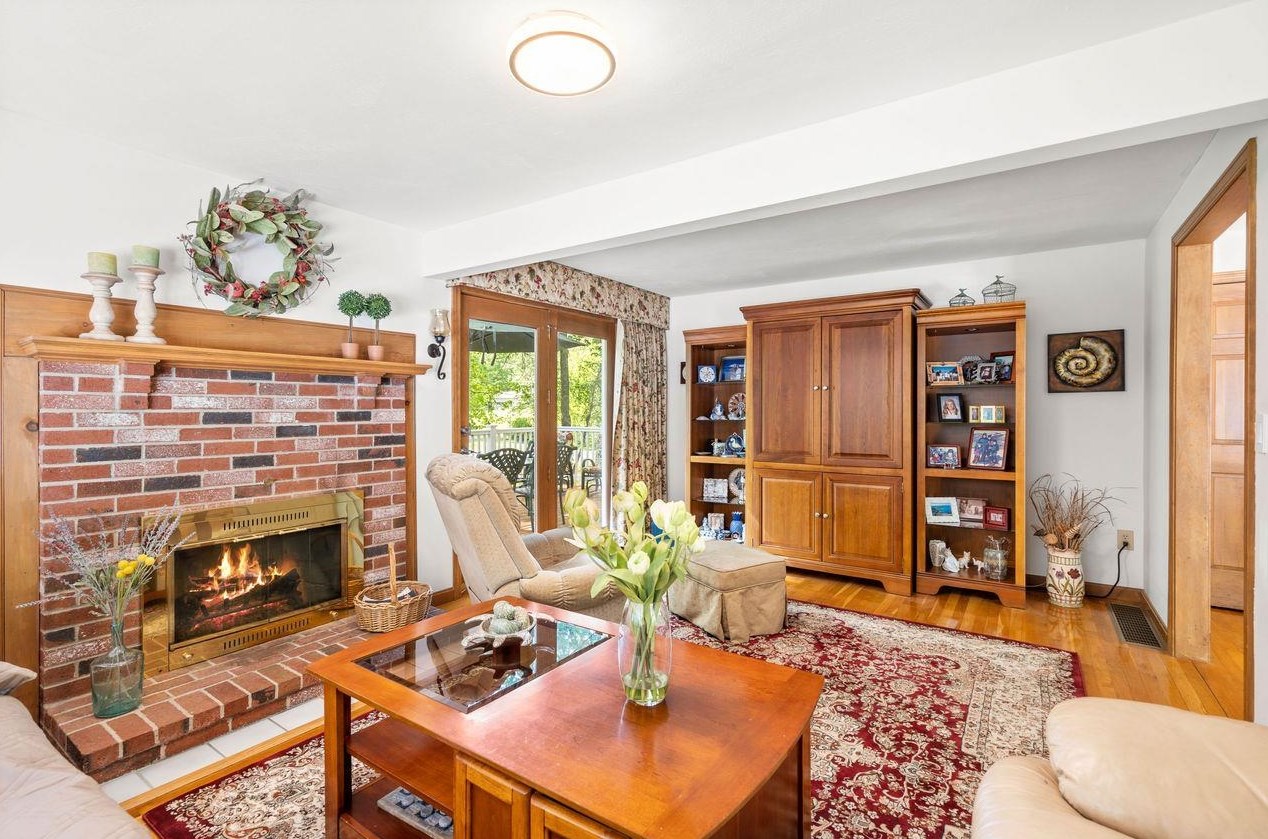 5 4 Winds Rd, Merrimack NH 03054-6804 exterior