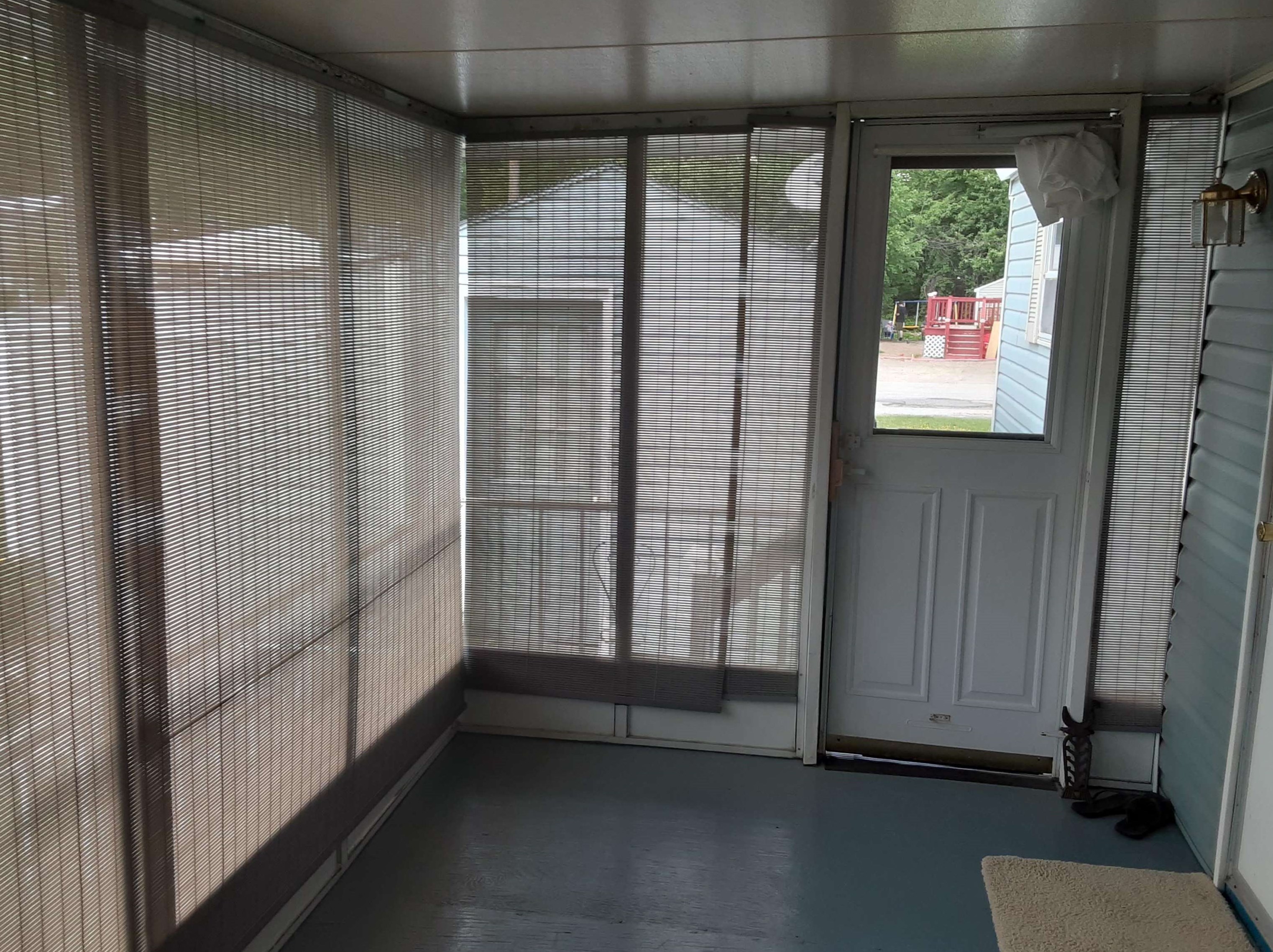 12 Mobile Dr, Hudson NH  03051-3909 exterior