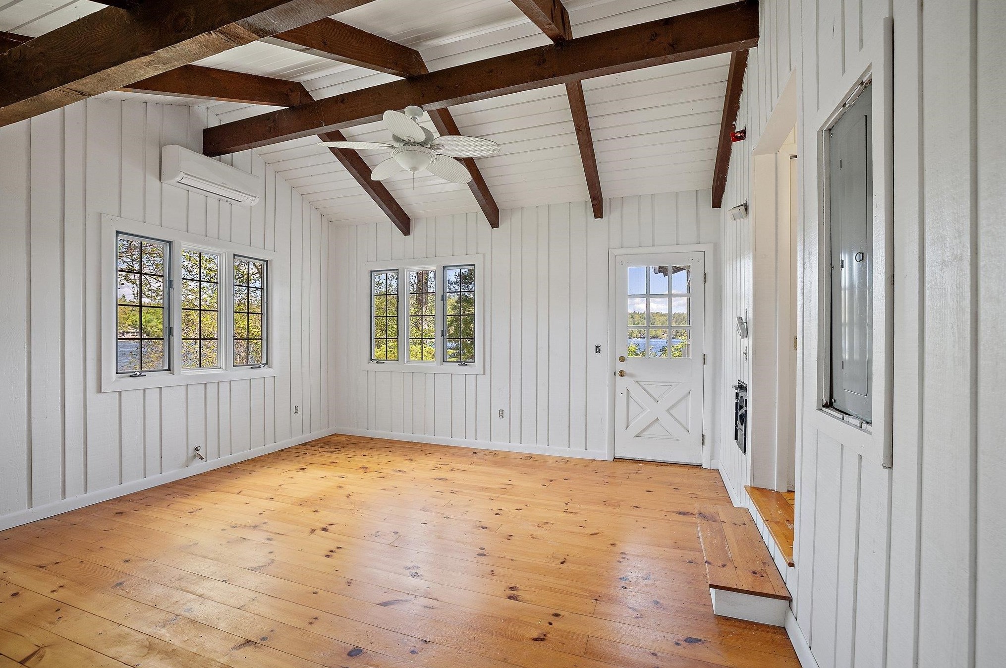 40 Oak Island Rd, Meredith NH  03253-6731 exterior