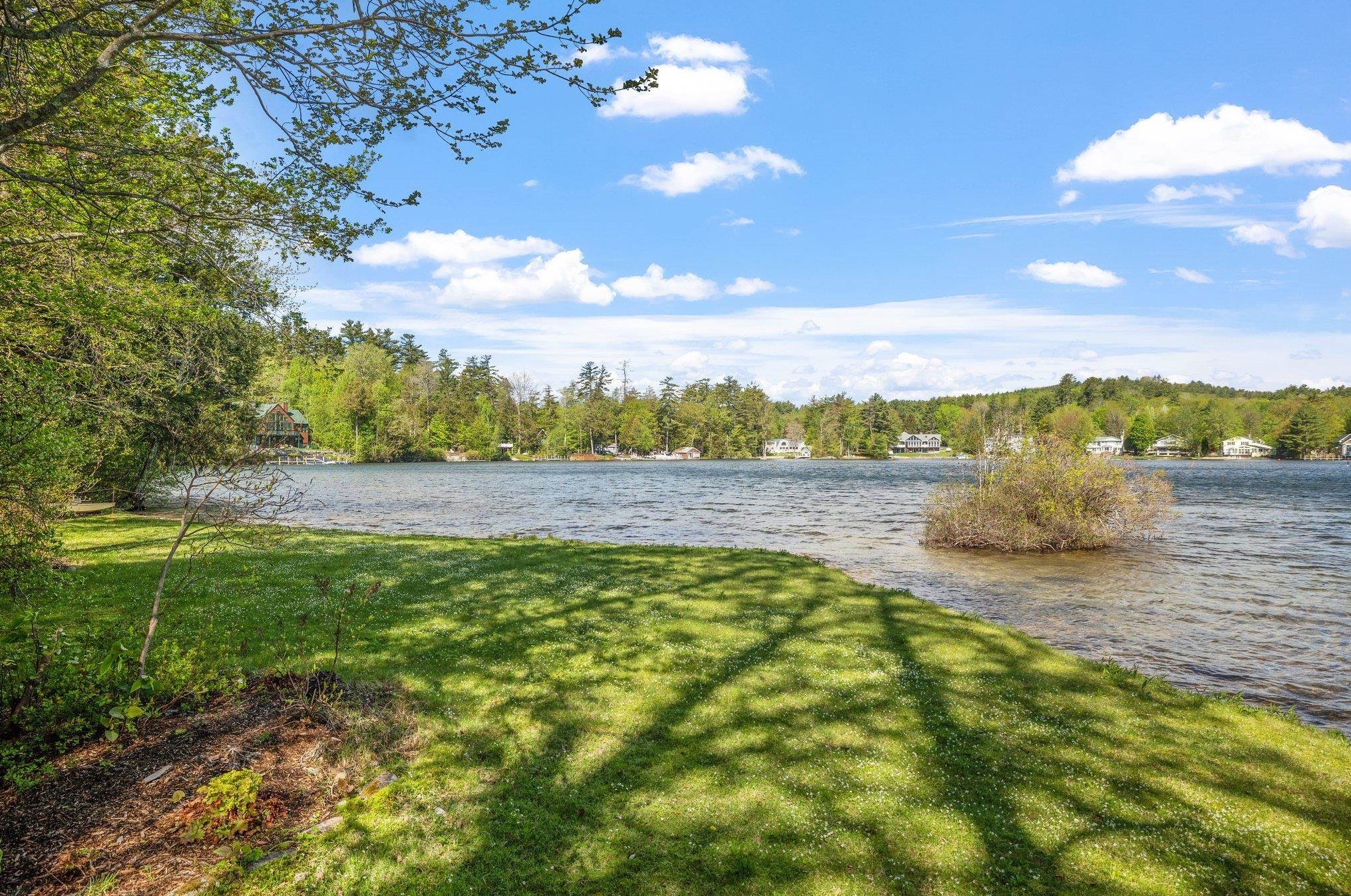 40 Oak Island Rd, Meredith NH  03253-6731 exterior