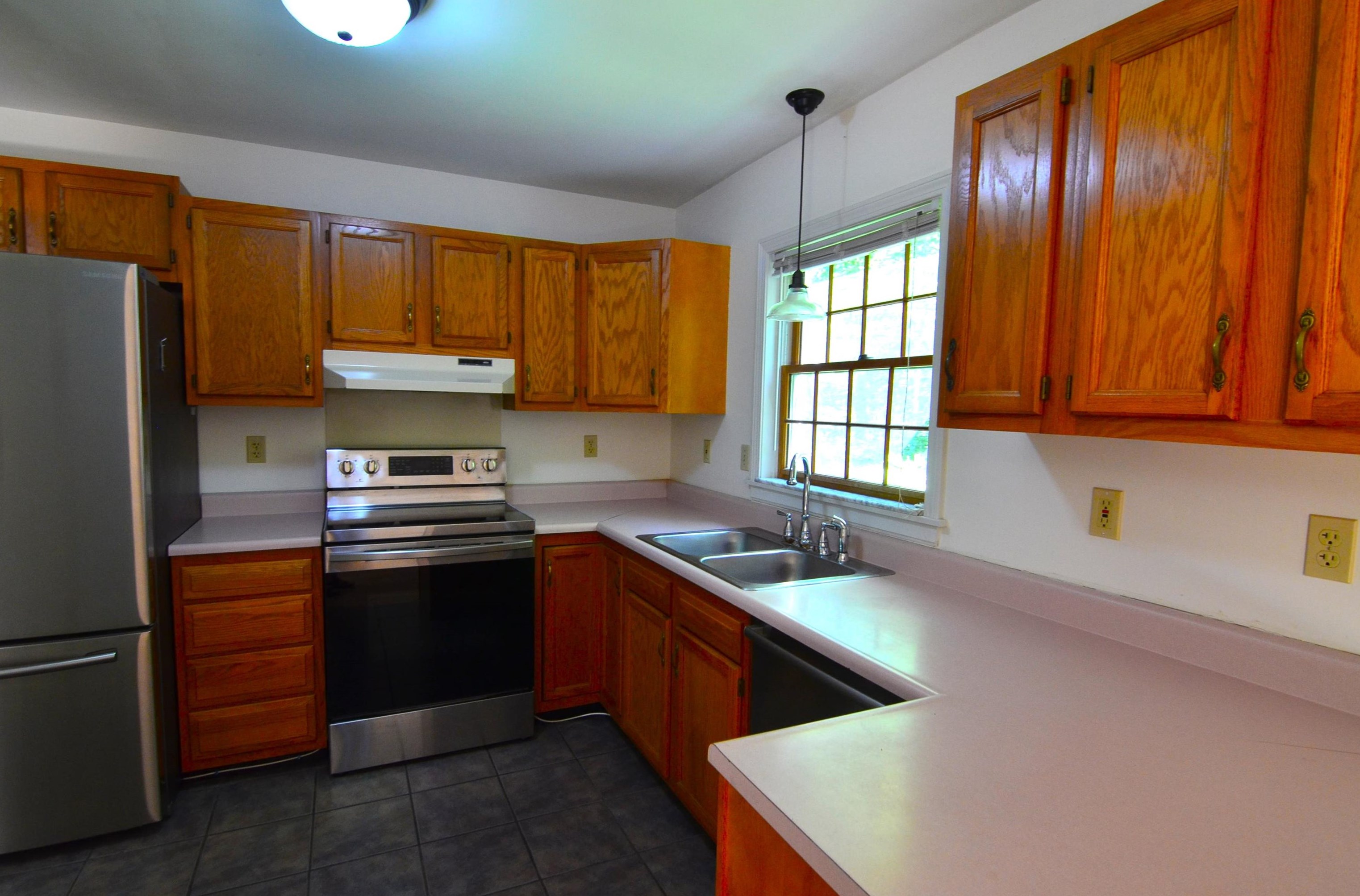 15 Wedgewood Dr, Grantham, NH 03753-5479