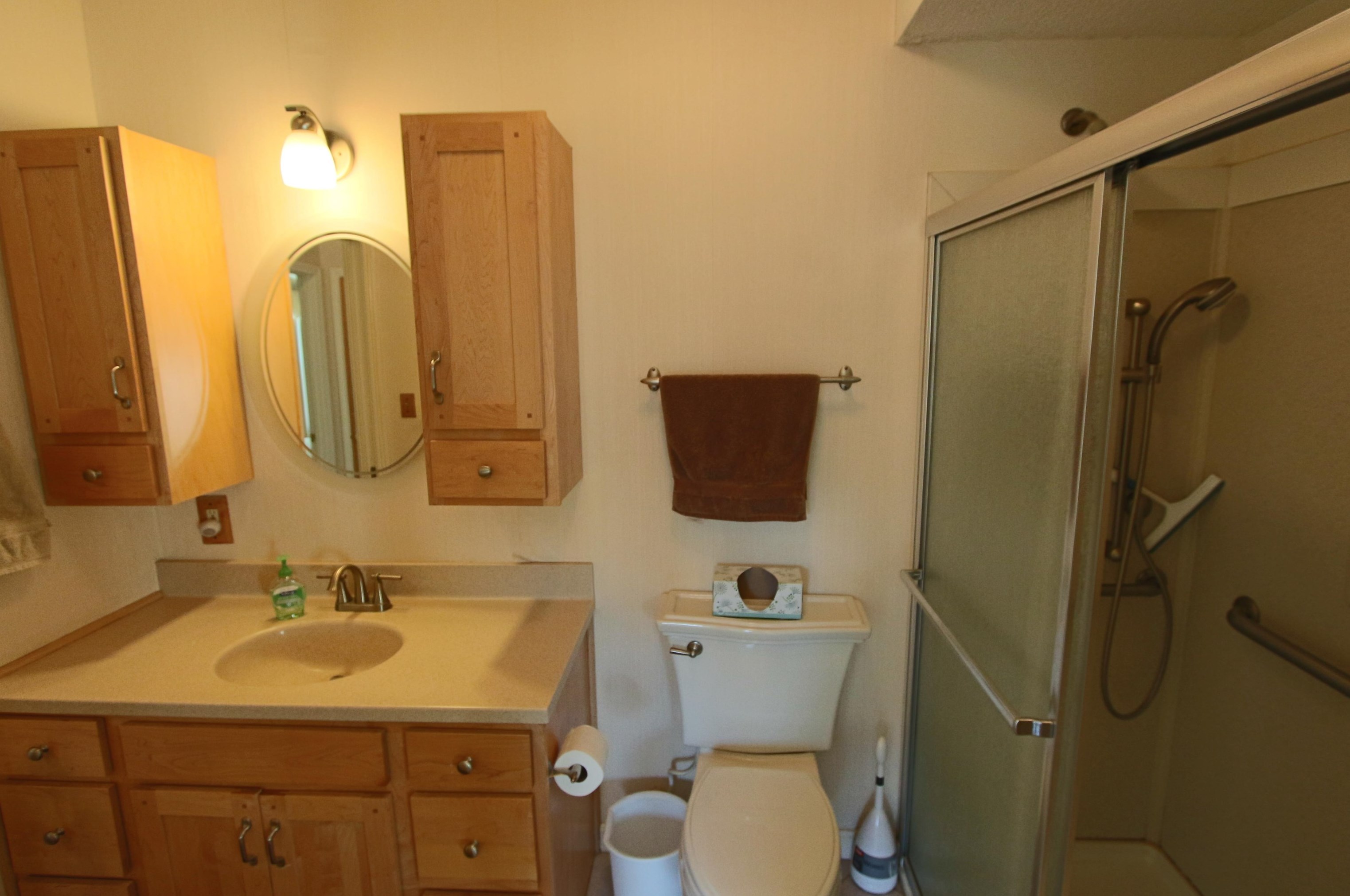 17 Riviera Rd, Hudson NH  03051-3372 exterior