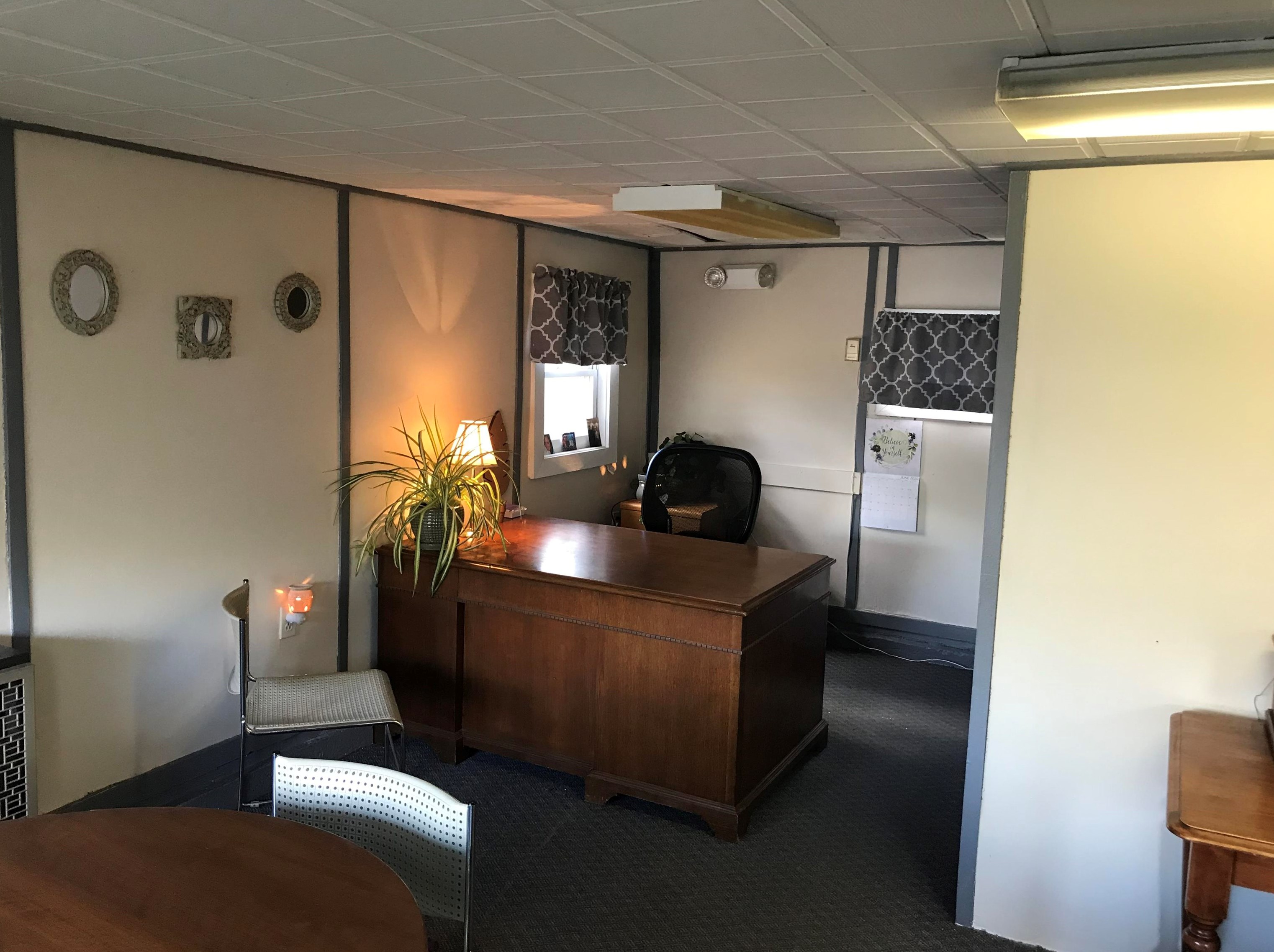 247 Mammoth Rd, Manchester NH 03109-4129 exterior