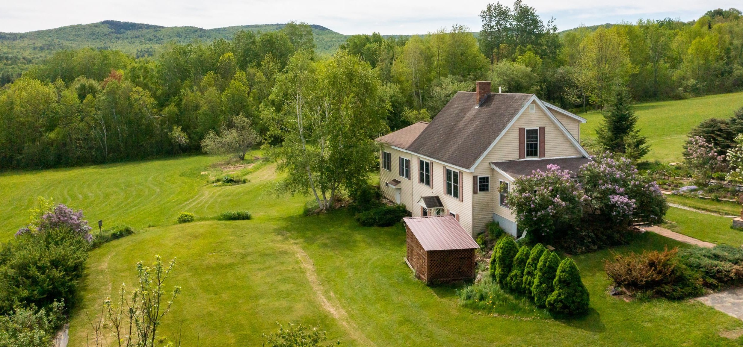 108 Barrett Hill Rd, Landaff, NH 03585
