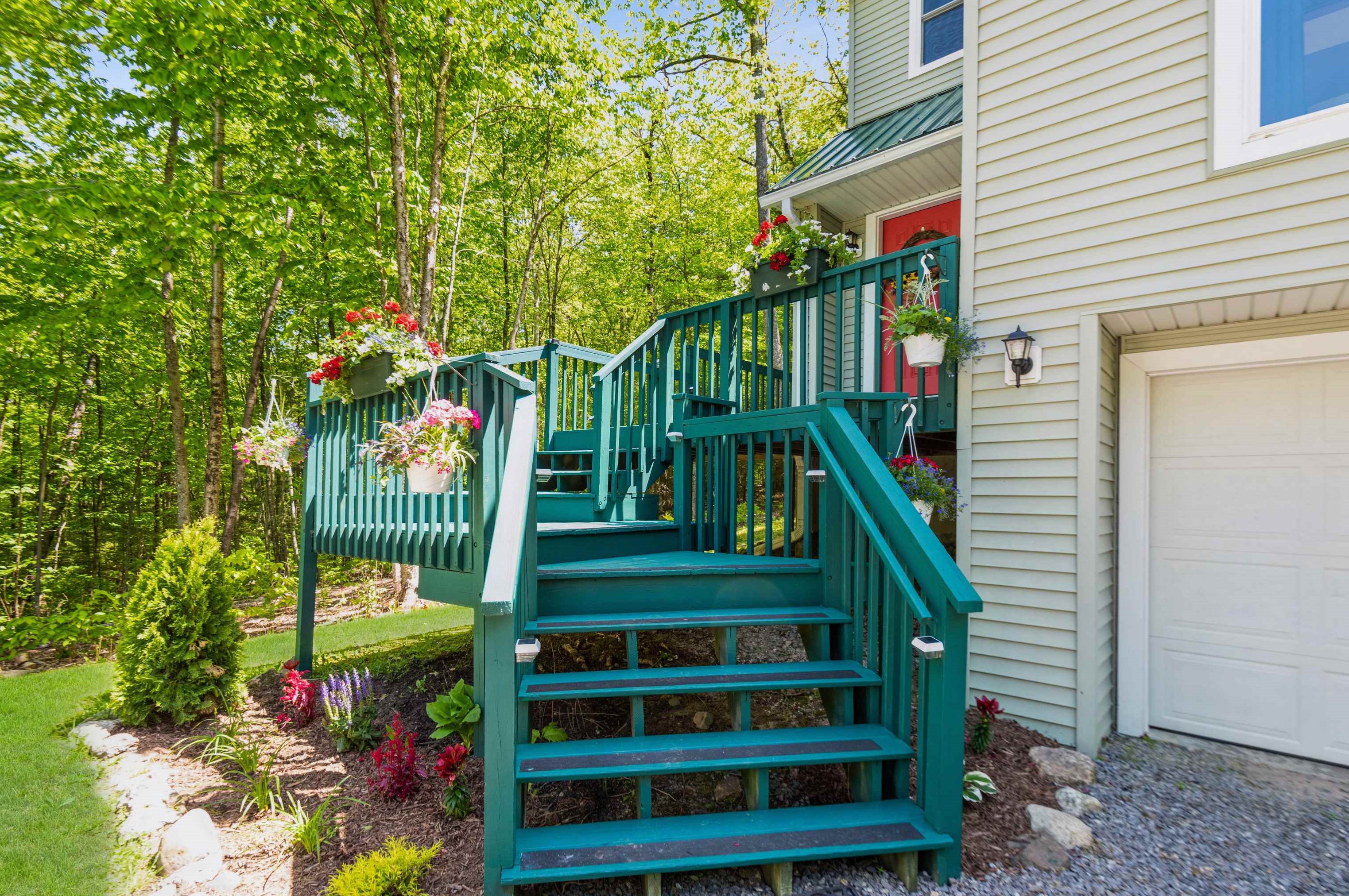 4 Eagle Ledge Rd, Meredith NH  03253-4505 exterior