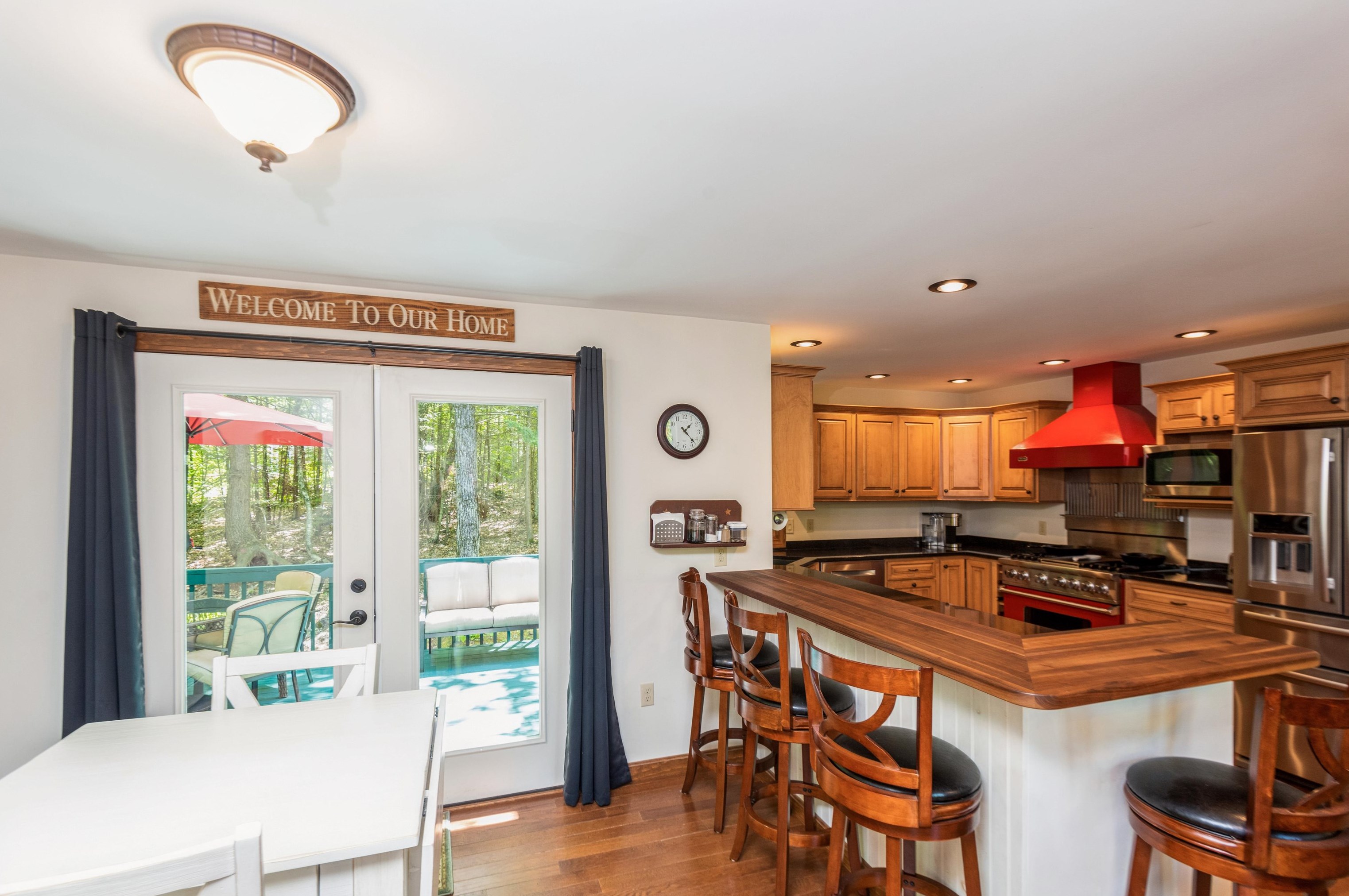 4 Eagle Ledge Rd, Meredith NH  03253-4505 exterior