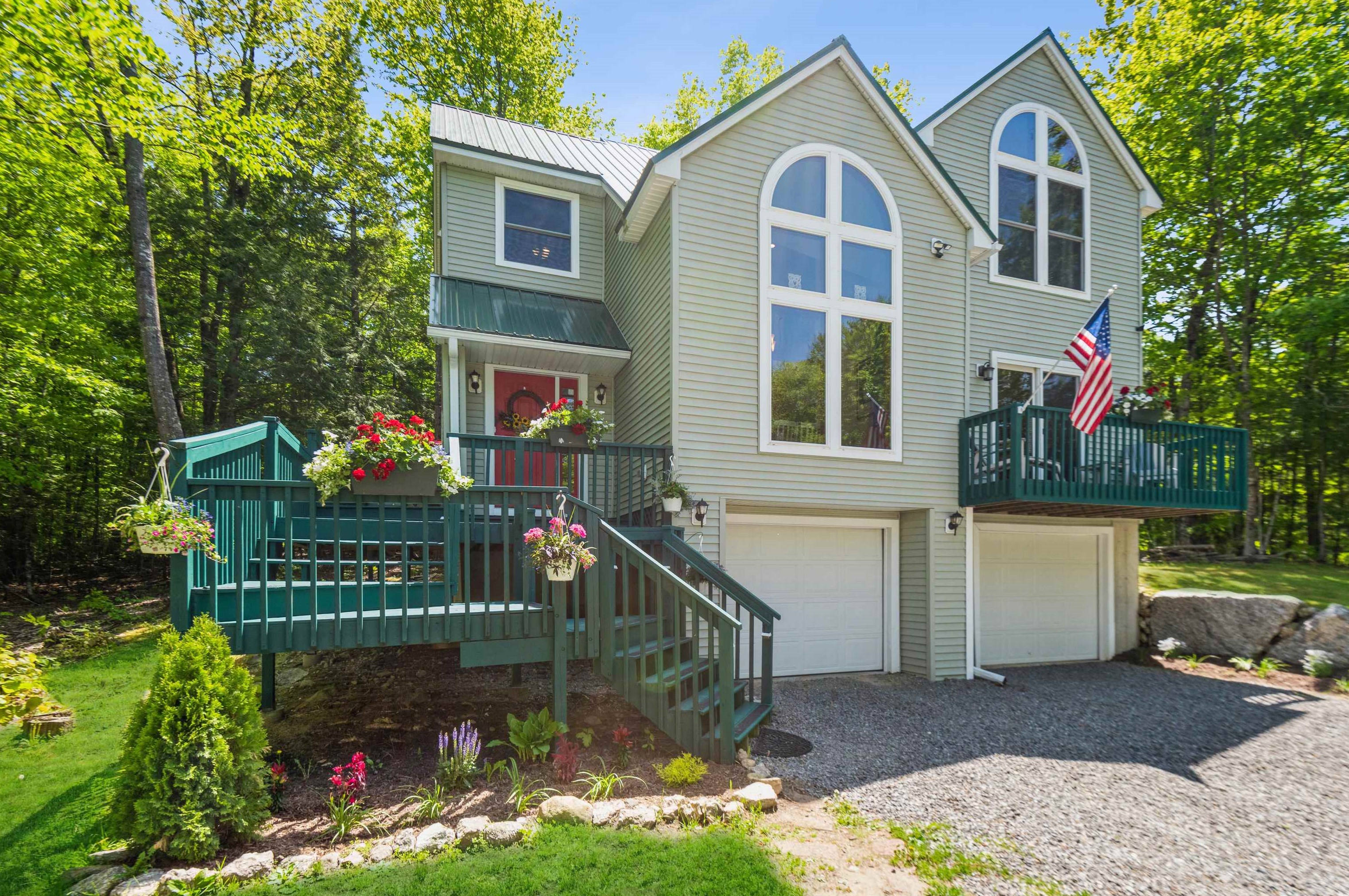 4 Eagle Ledge Rd, Meredith NH  03253-4505 exterior
