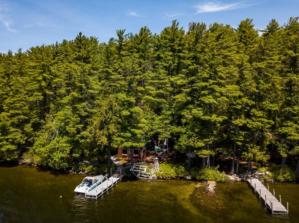 8 Chase Is, Tuftonboro, NH 03853-6100