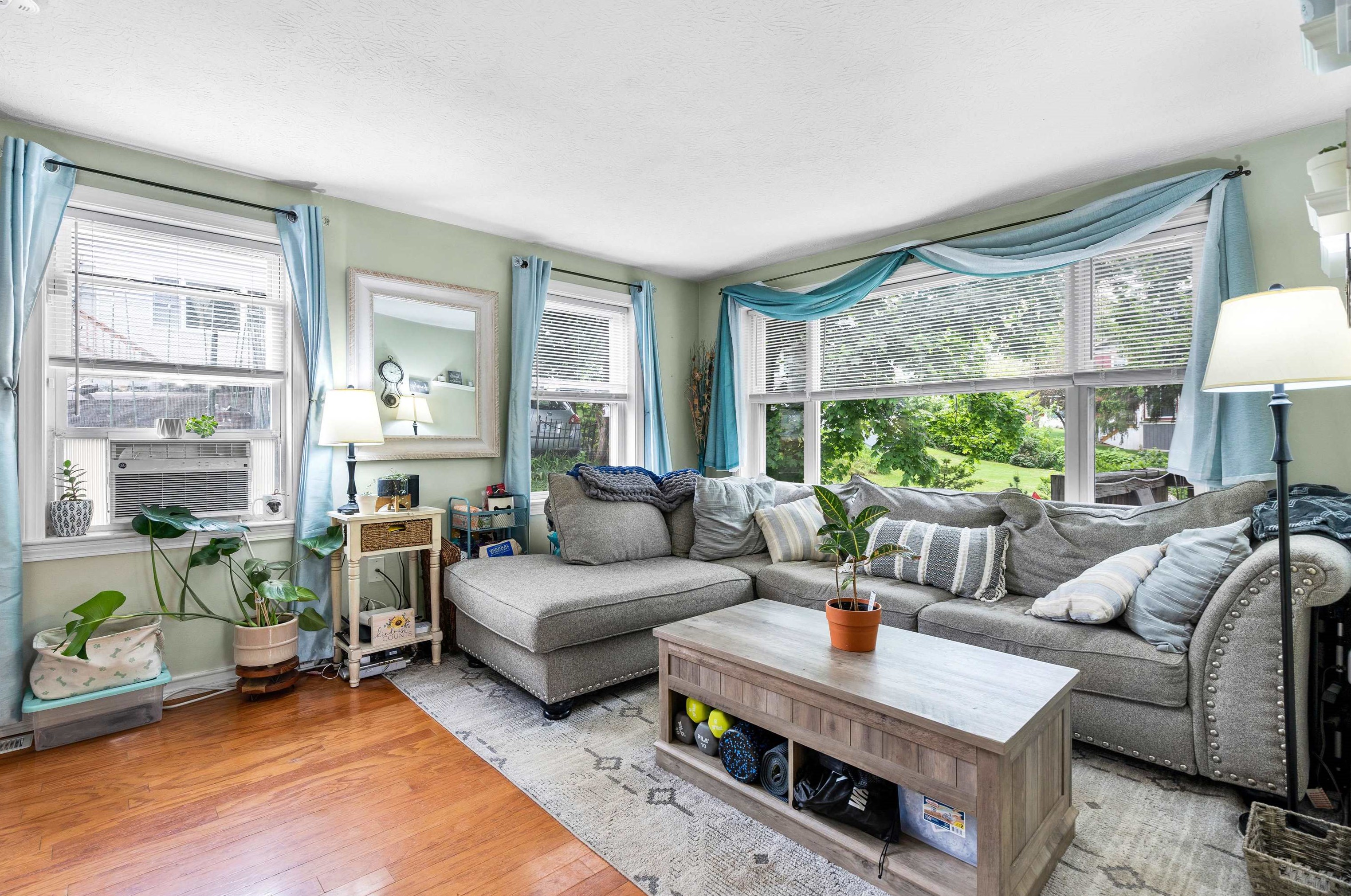 47 Hillsboro St, Manchester, NH 03104-5310