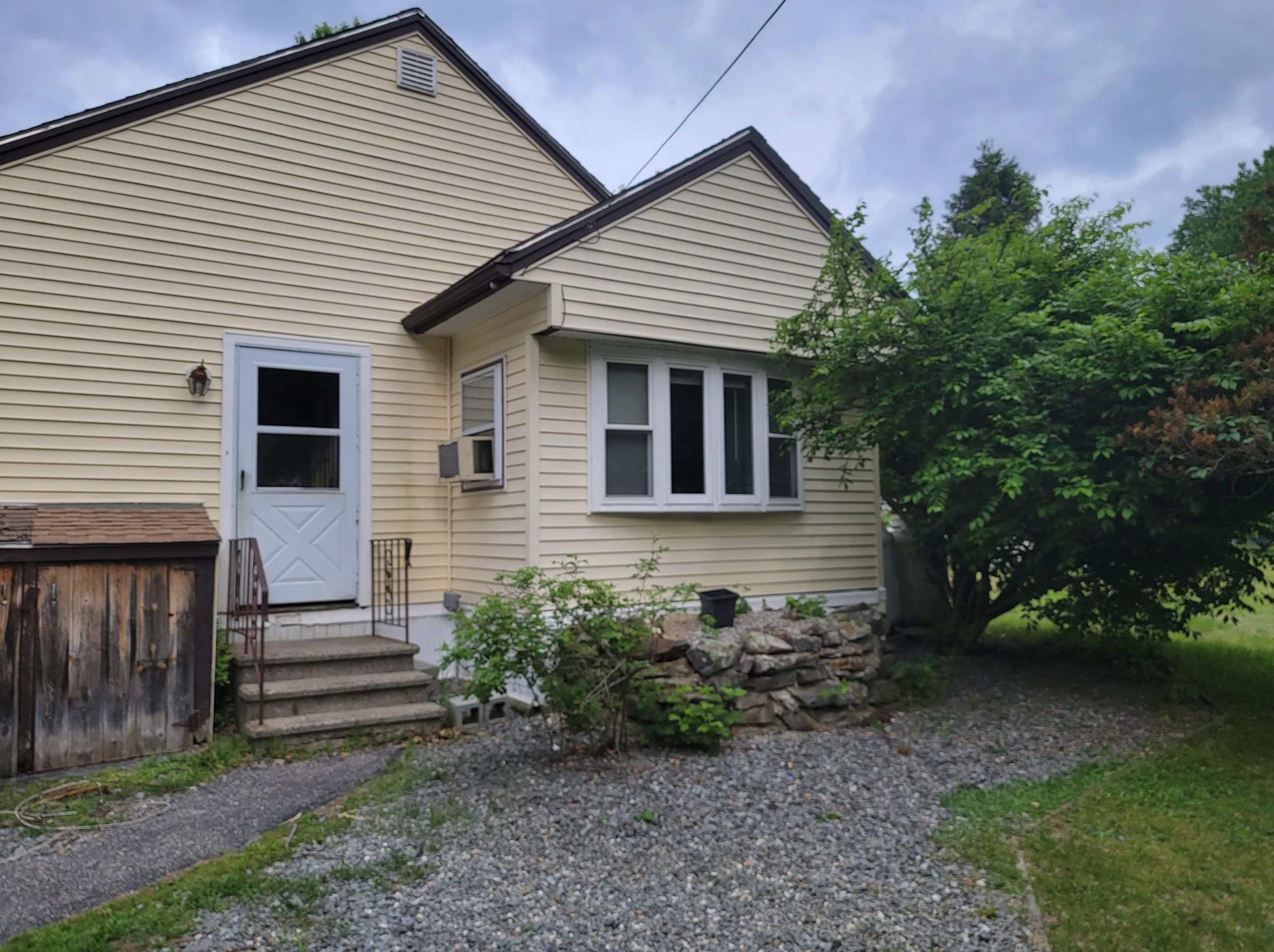 4 Cheryl St, Nashua, NH 03062