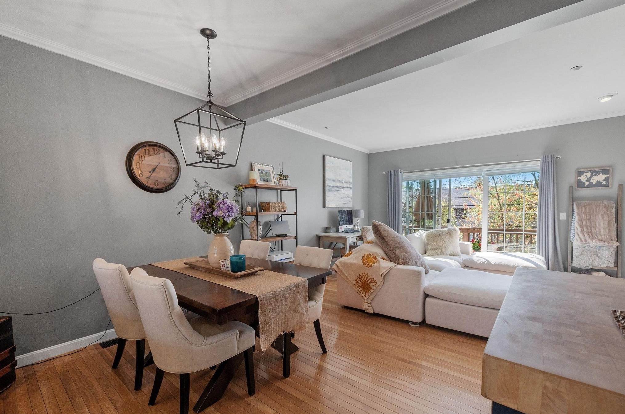 7 Hackett Hl Rd, Manchester NH 03106-2516 exterior