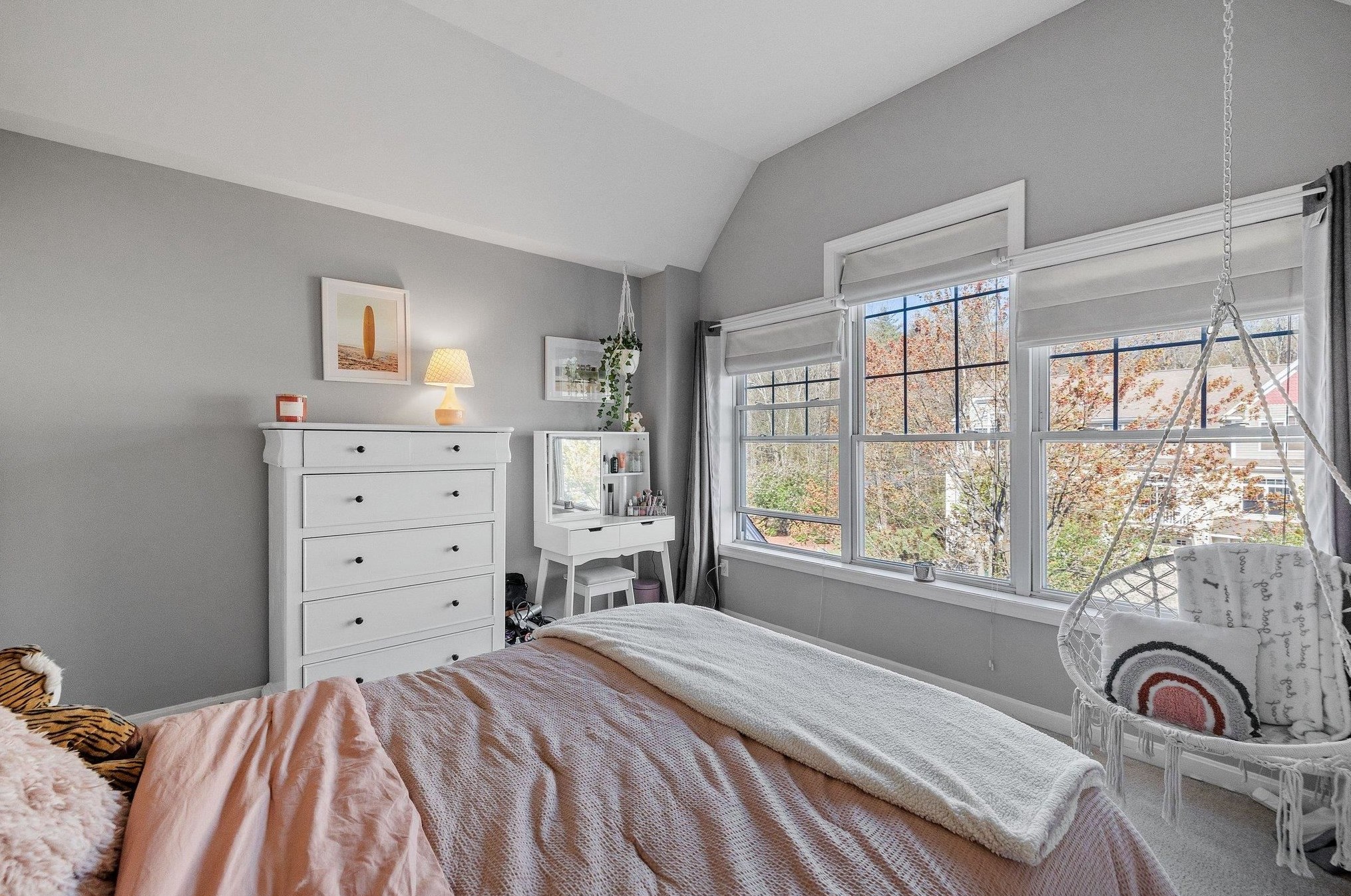 7 Hackett Hl Rd, Manchester NH 03106-2516 exterior