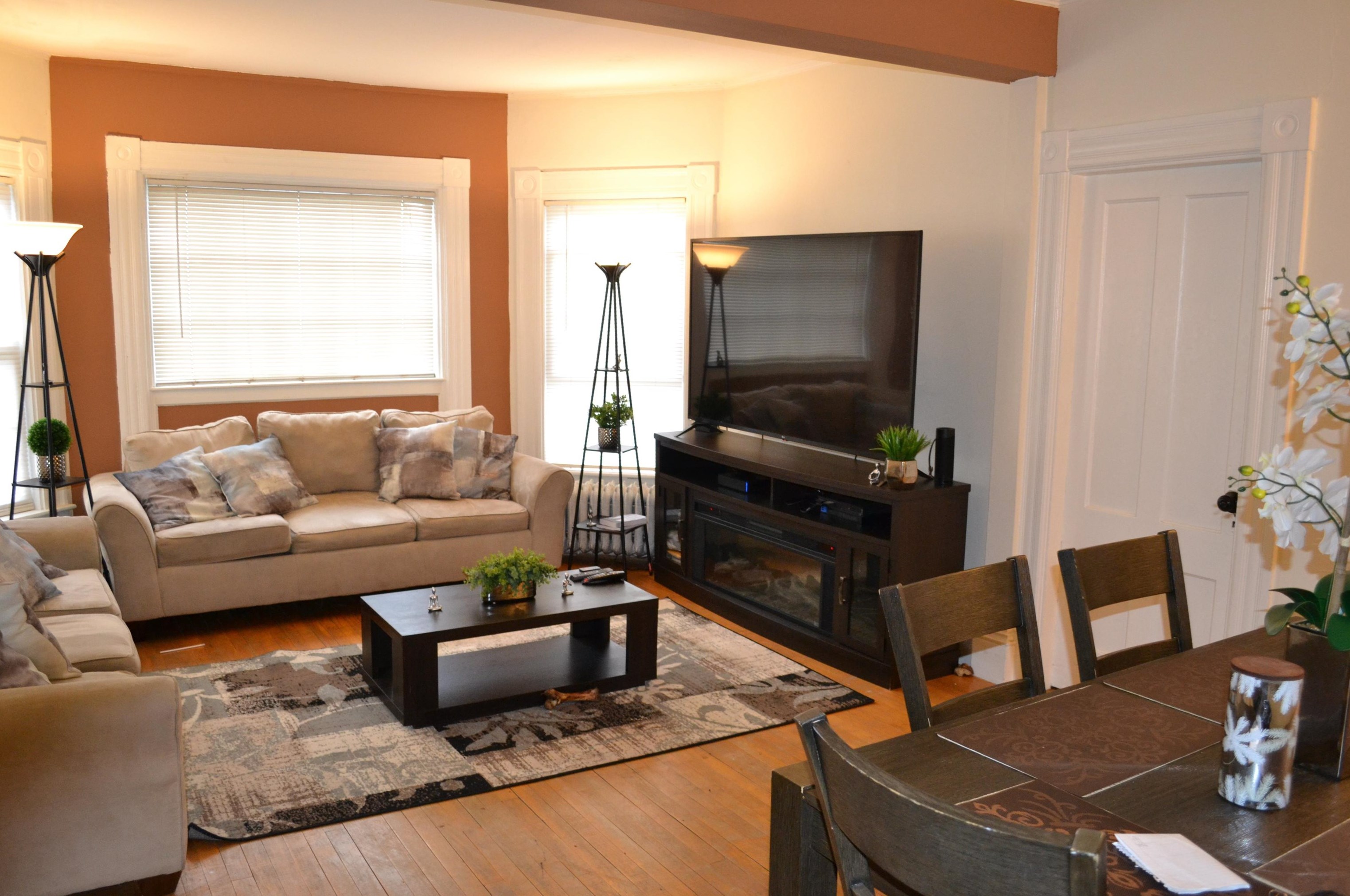 1328 Candia Rd, Manchester NH 03109-5715 exterior