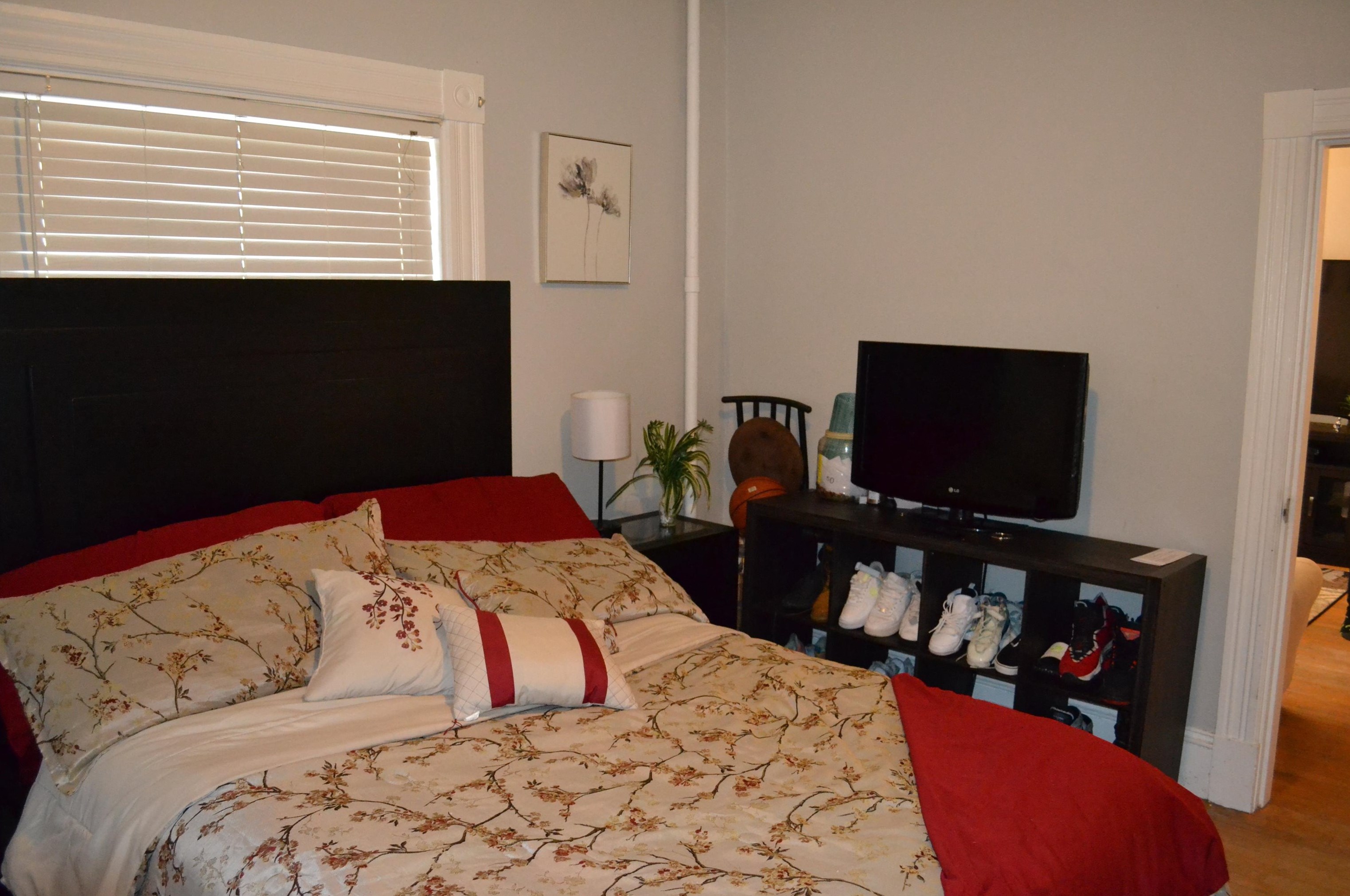 1328 Candia Rd, Manchester NH 03109-5715 exterior