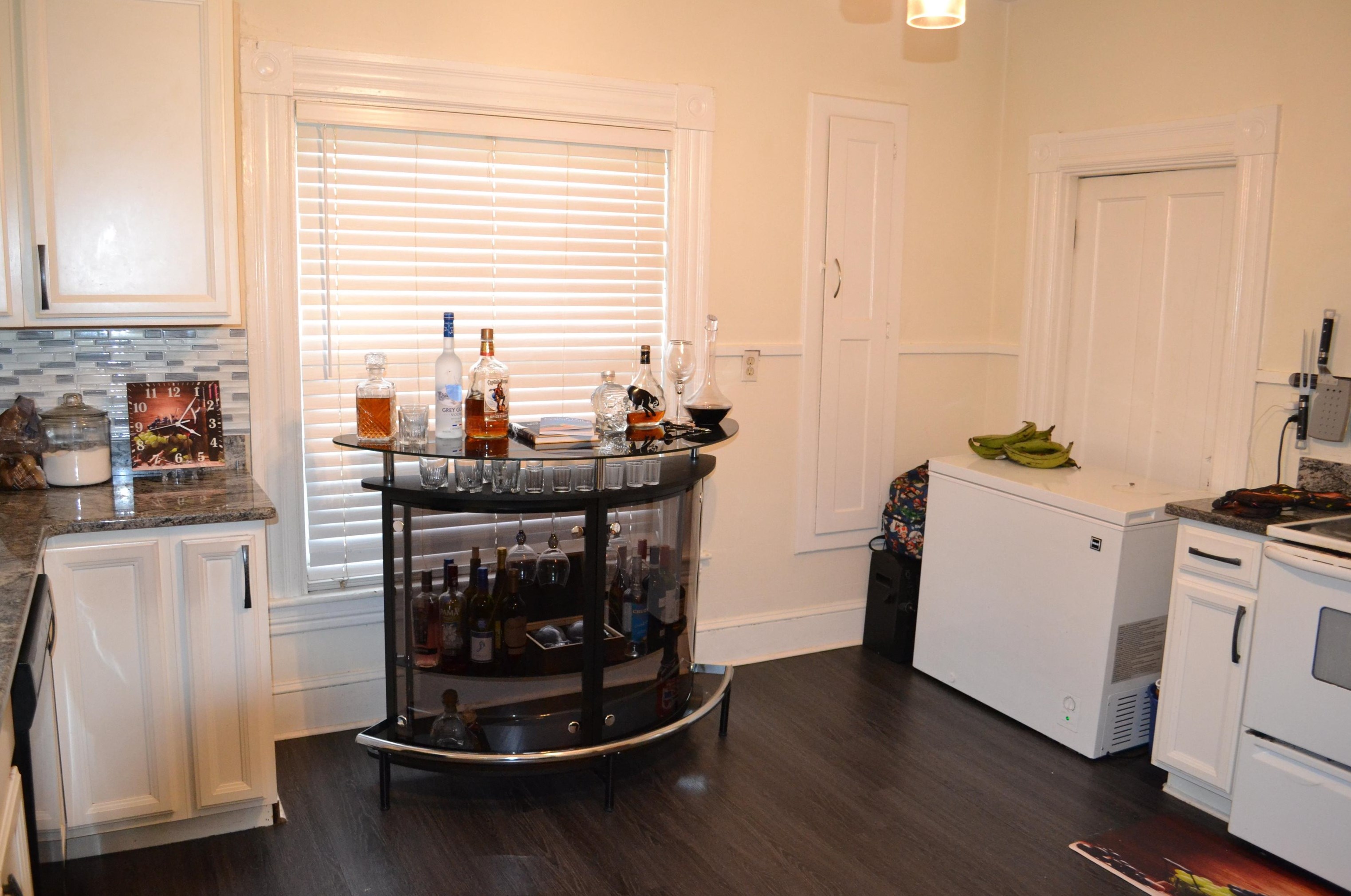 1328 Candia Rd, Manchester NH 03109-5715 exterior