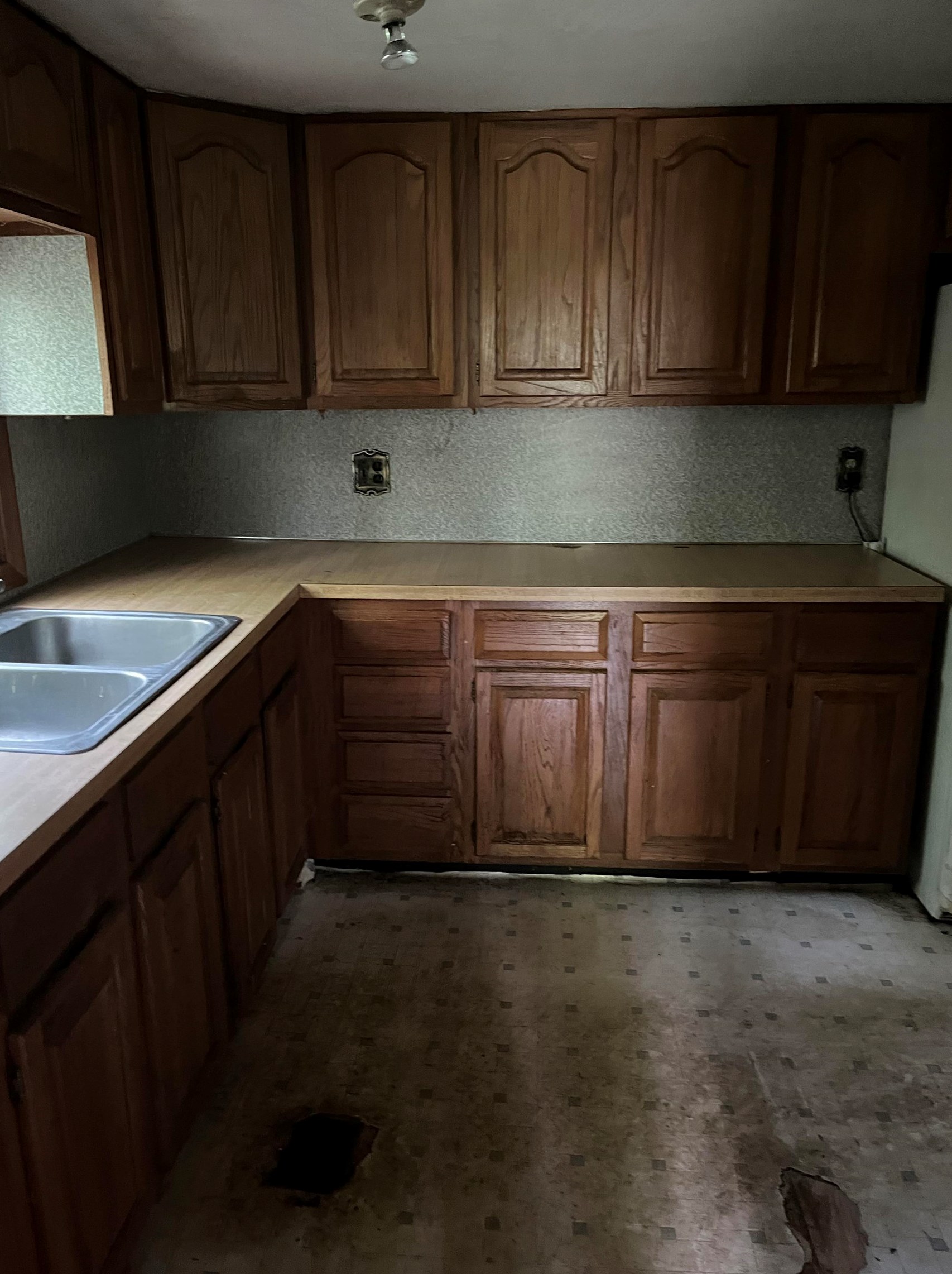 1 Sherwood Forest Dr, Canterbury, NH 03224-2739