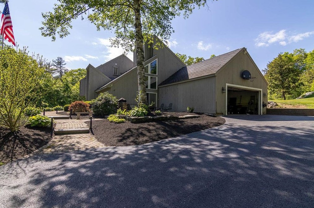 77 Hooker Farm, Salem, NH 03079