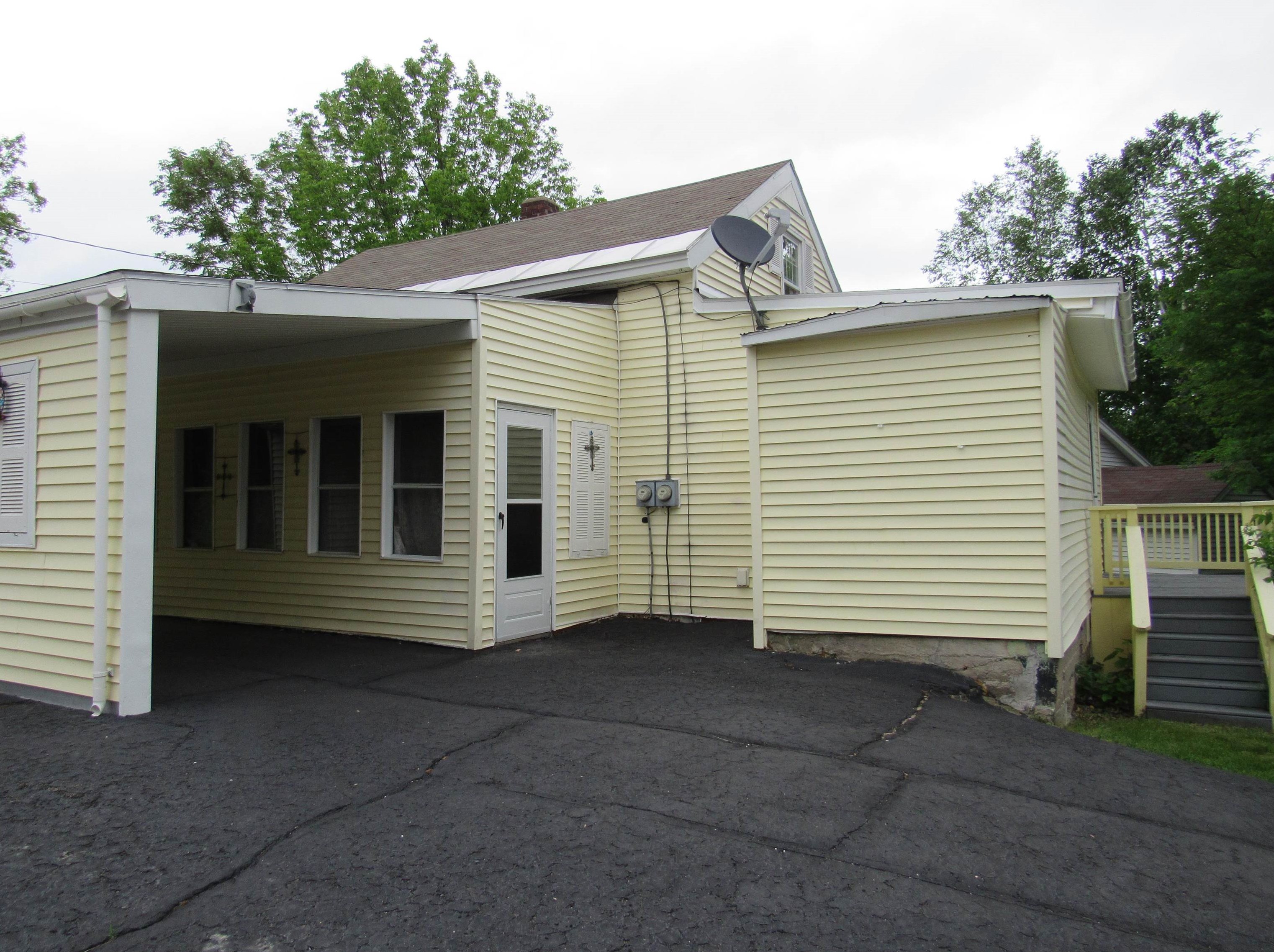 2 Bell St, Shelburne, NH 03581-1304