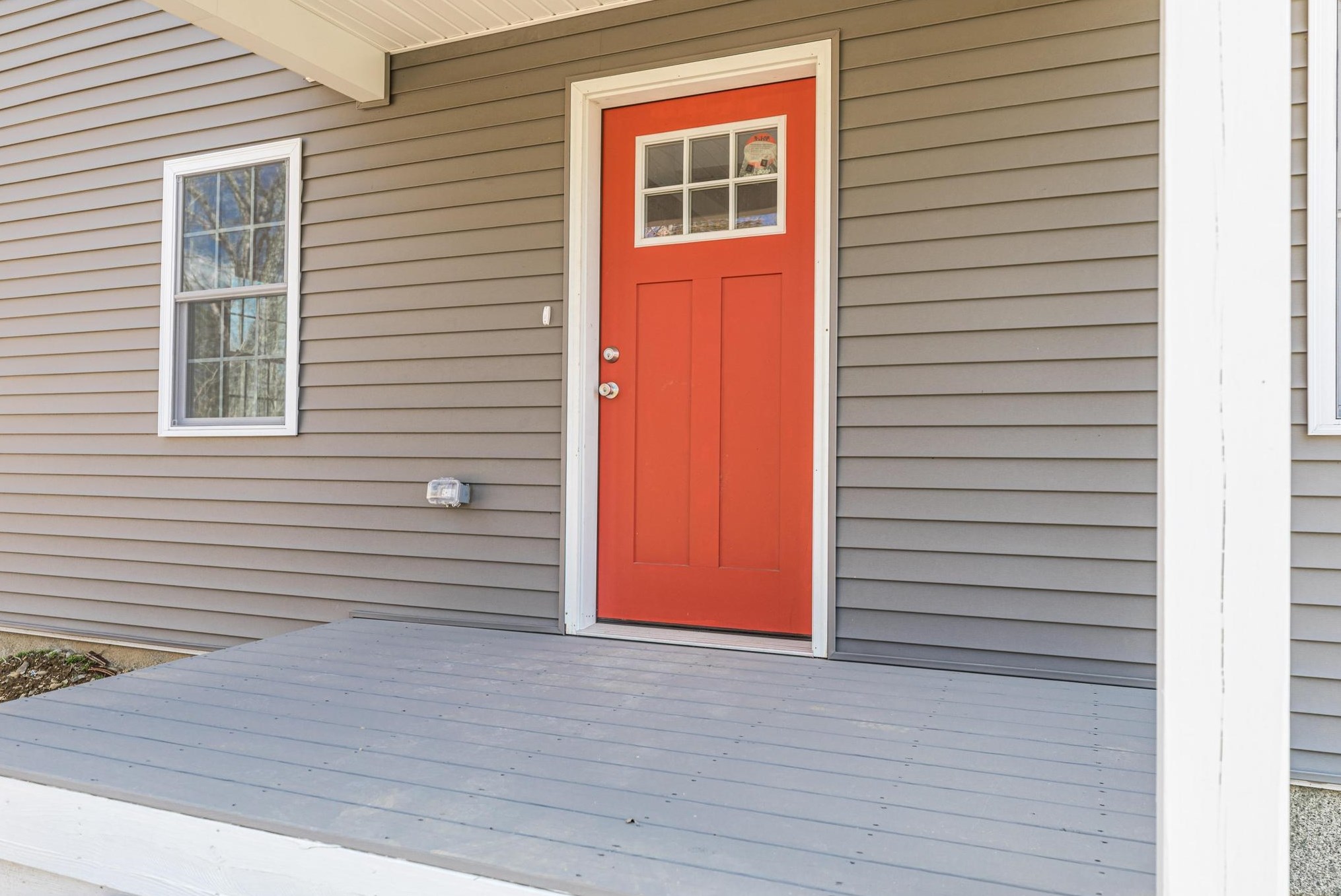 81 Willowbrook Ave, Stratham, NH 03885