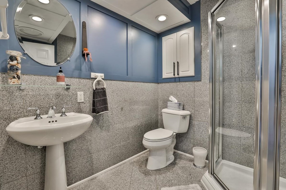 119 Woodland Ave, Manchester NH 03109-4454 exterior