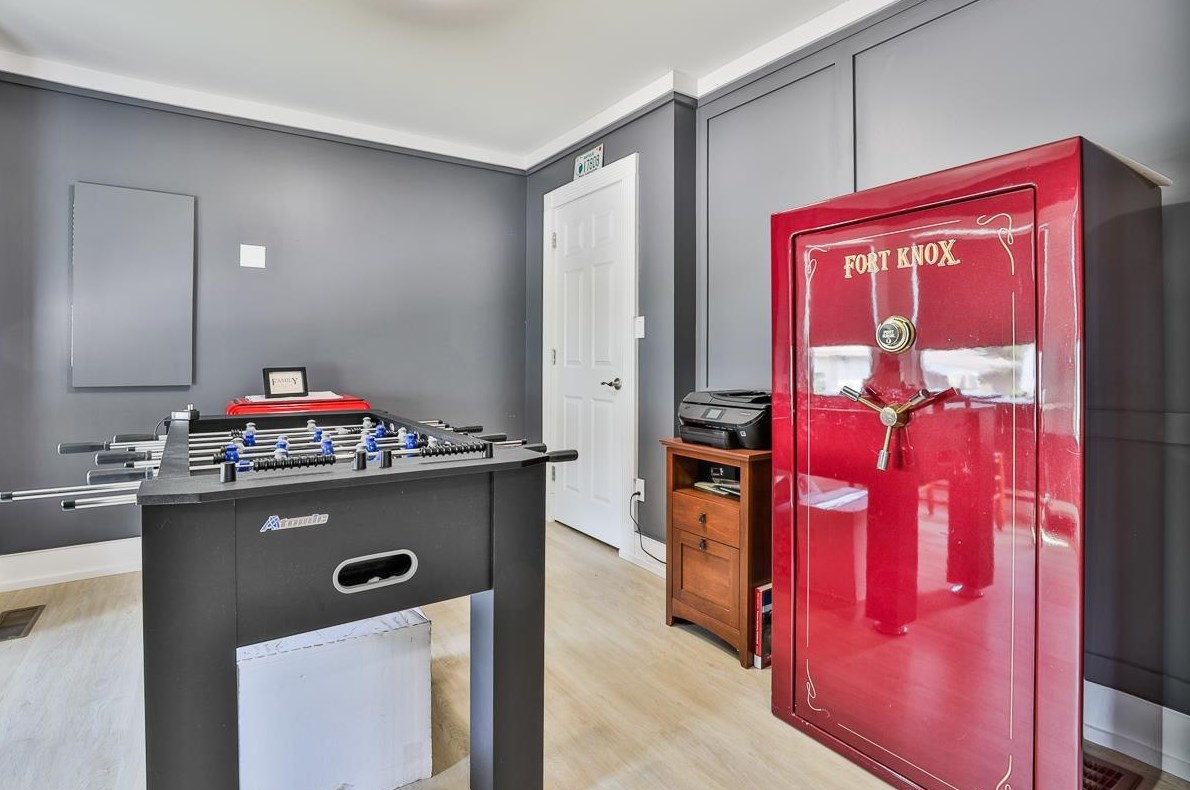 119 Woodland Ave, Manchester NH 03109-4454 exterior