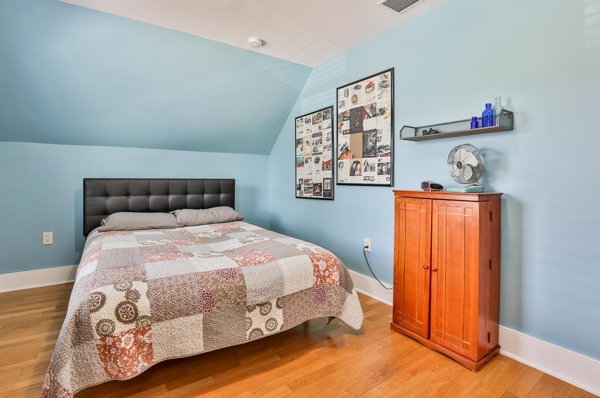 119 Woodland Ave, Manchester NH 03109-4454 exterior