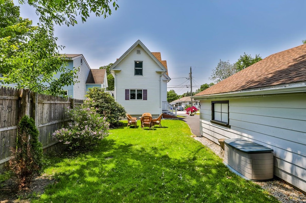 119 Woodland Ave, Manchester NH 03109-4454 exterior