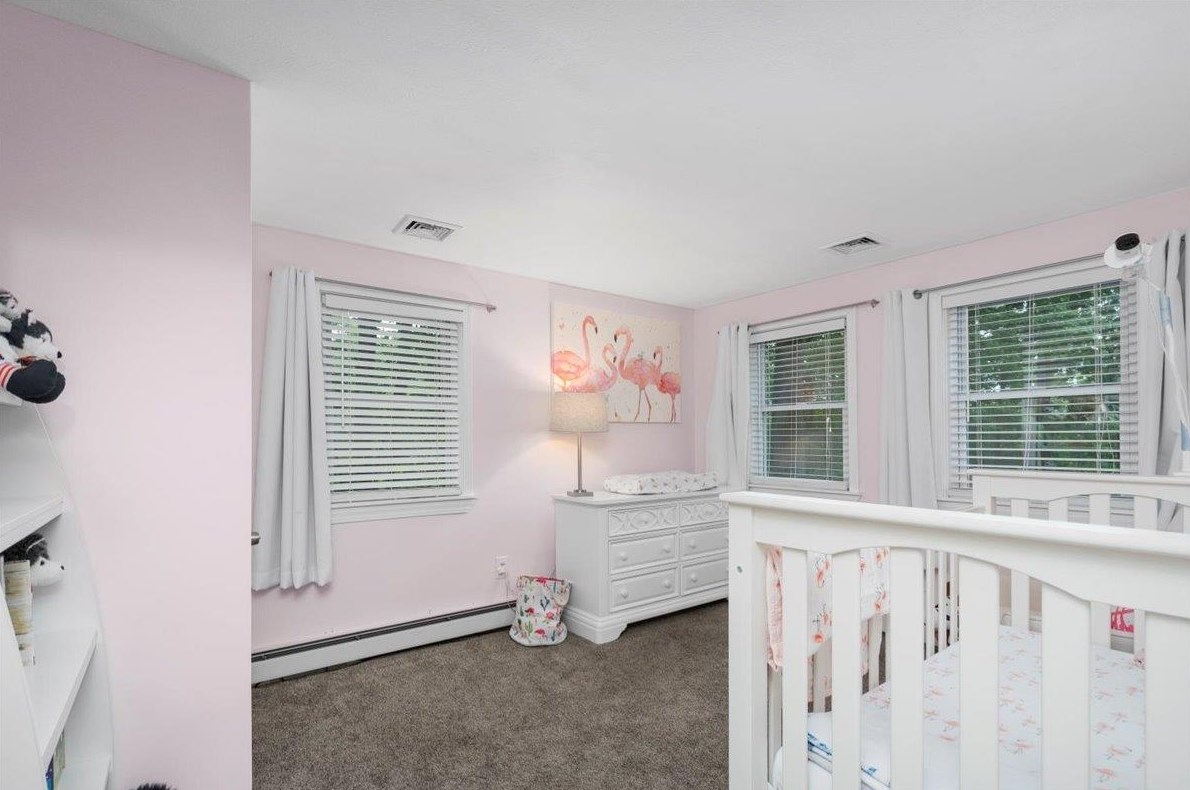 44 Joanne Dr, Manchester NH 03106-2007 exterior