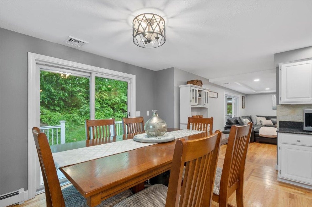 44 Joanne Dr, Manchester NH 03106-2007 exterior