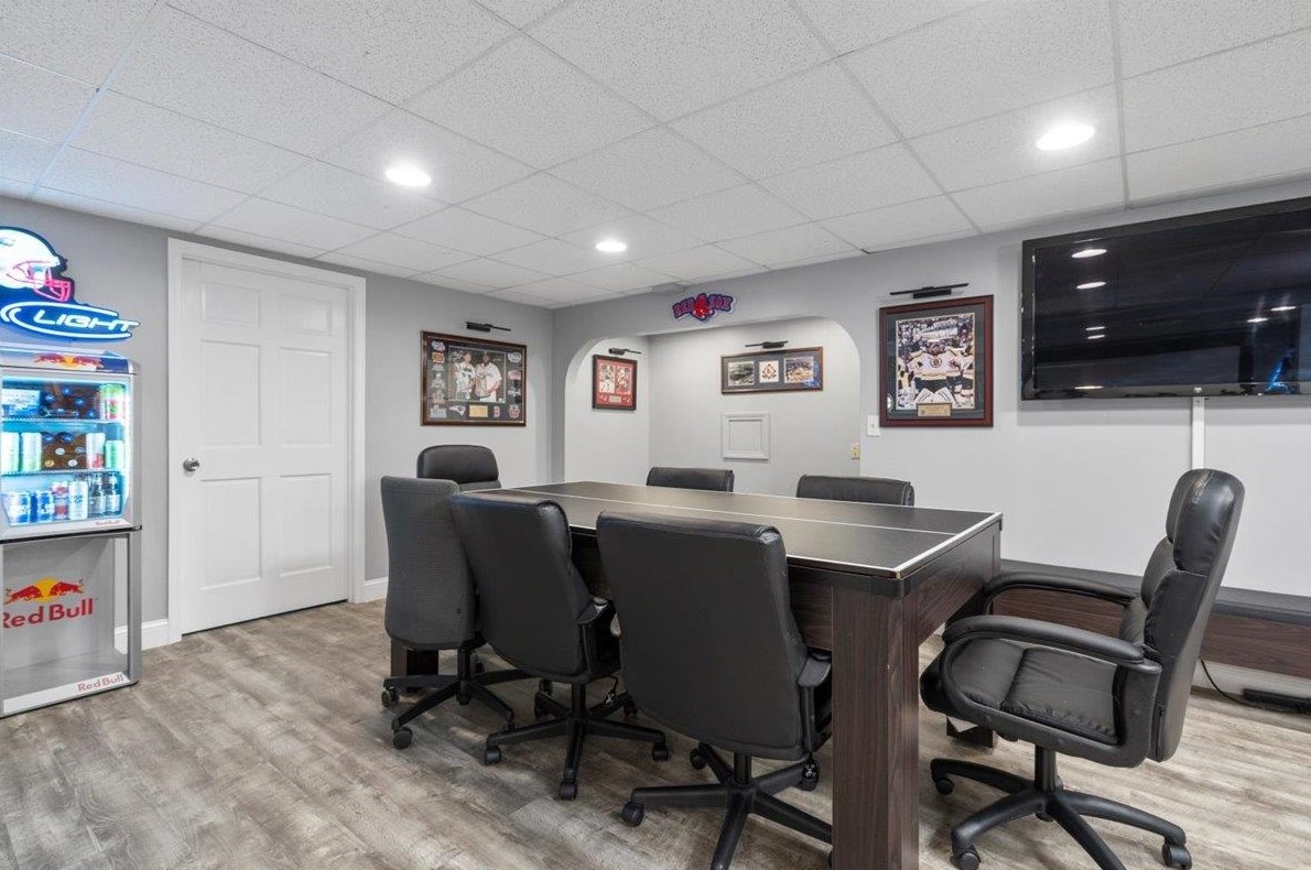 44 Joanne Dr, Manchester NH 03106-2007 exterior