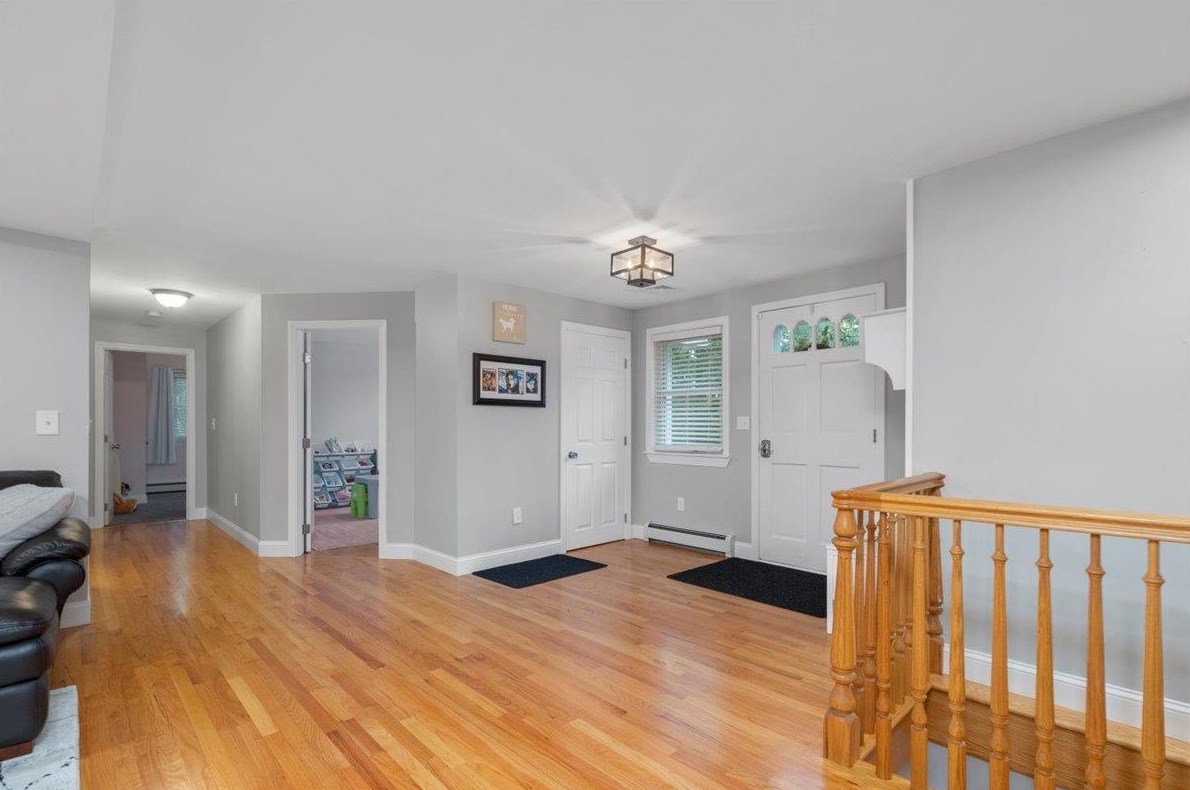 44 Joanne Dr, Manchester NH 03106-2007 exterior