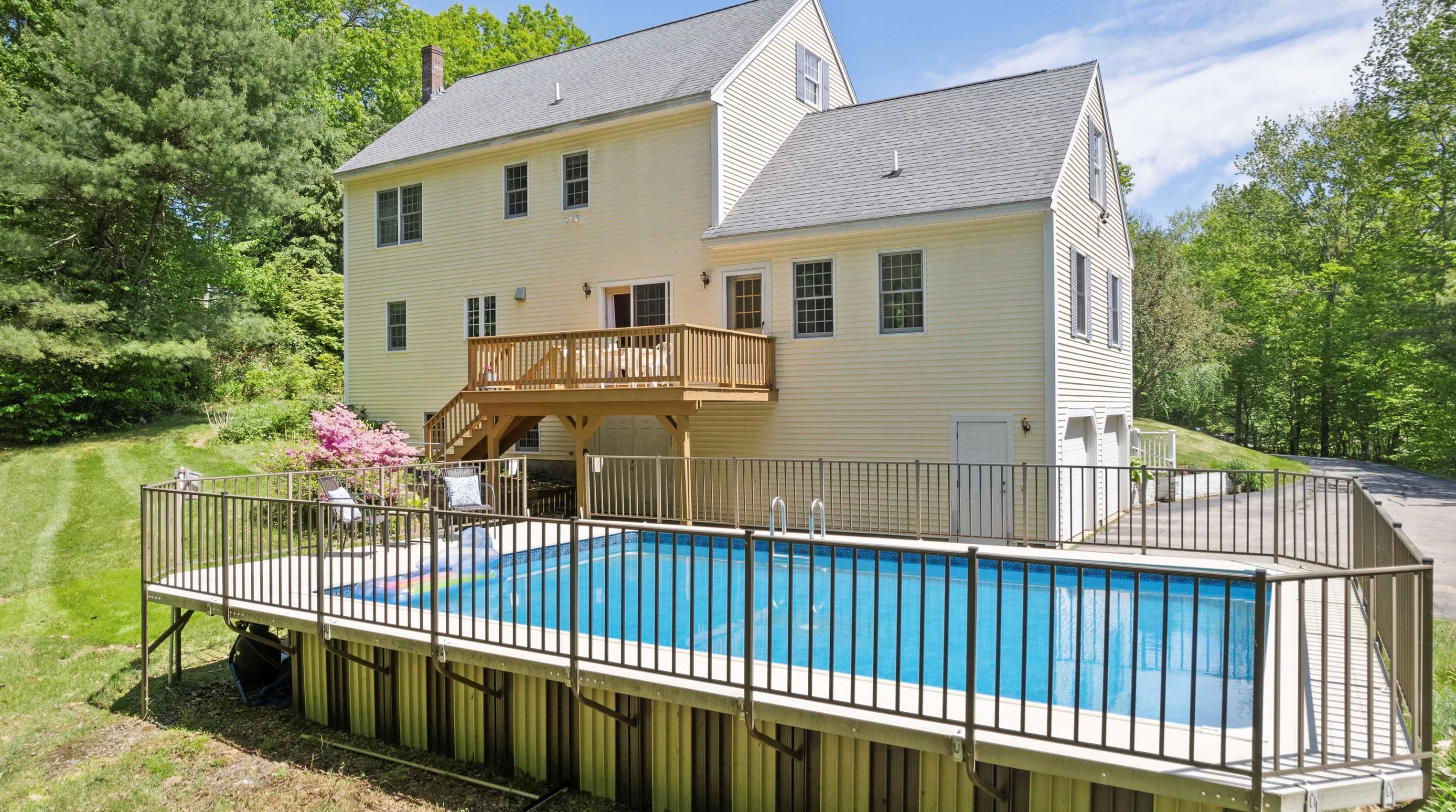 22 Brook Crossing Rd, Kensington, NH 03833