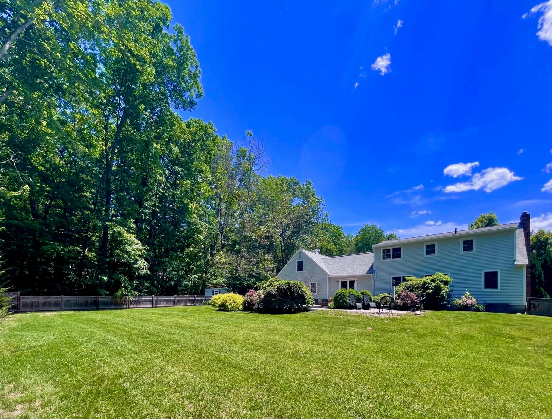 16 Northfield Rd, Amherst, NH 03031