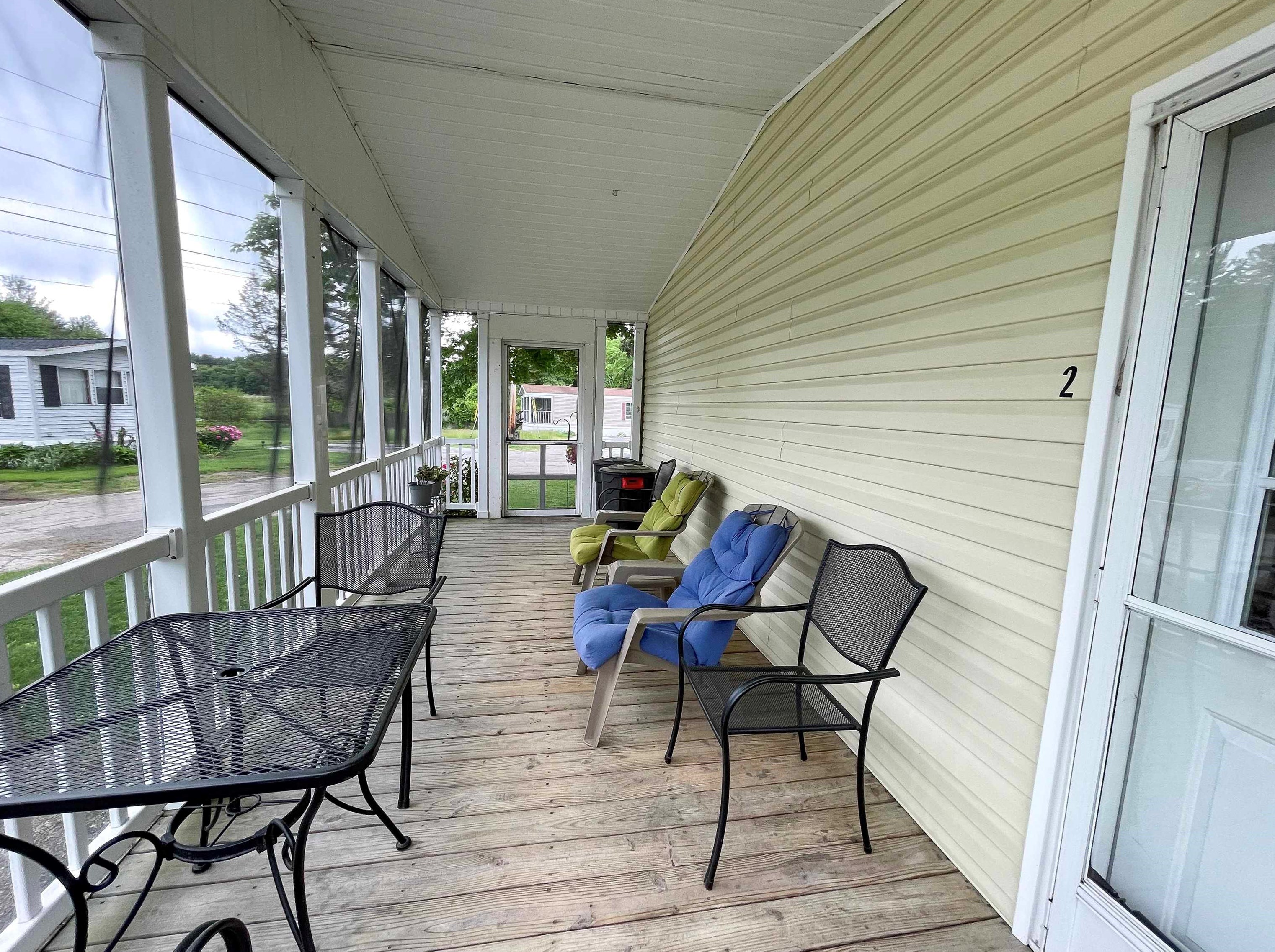 2 Darlene Ln, Hudson, NH 03052