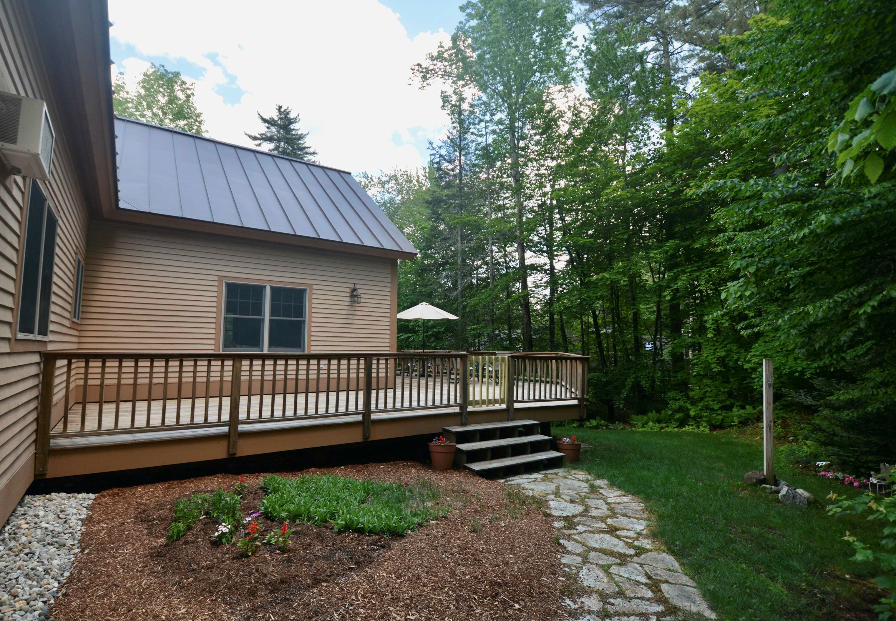 50 Anderson Pond Rd, Grantham, NH 03753-5402