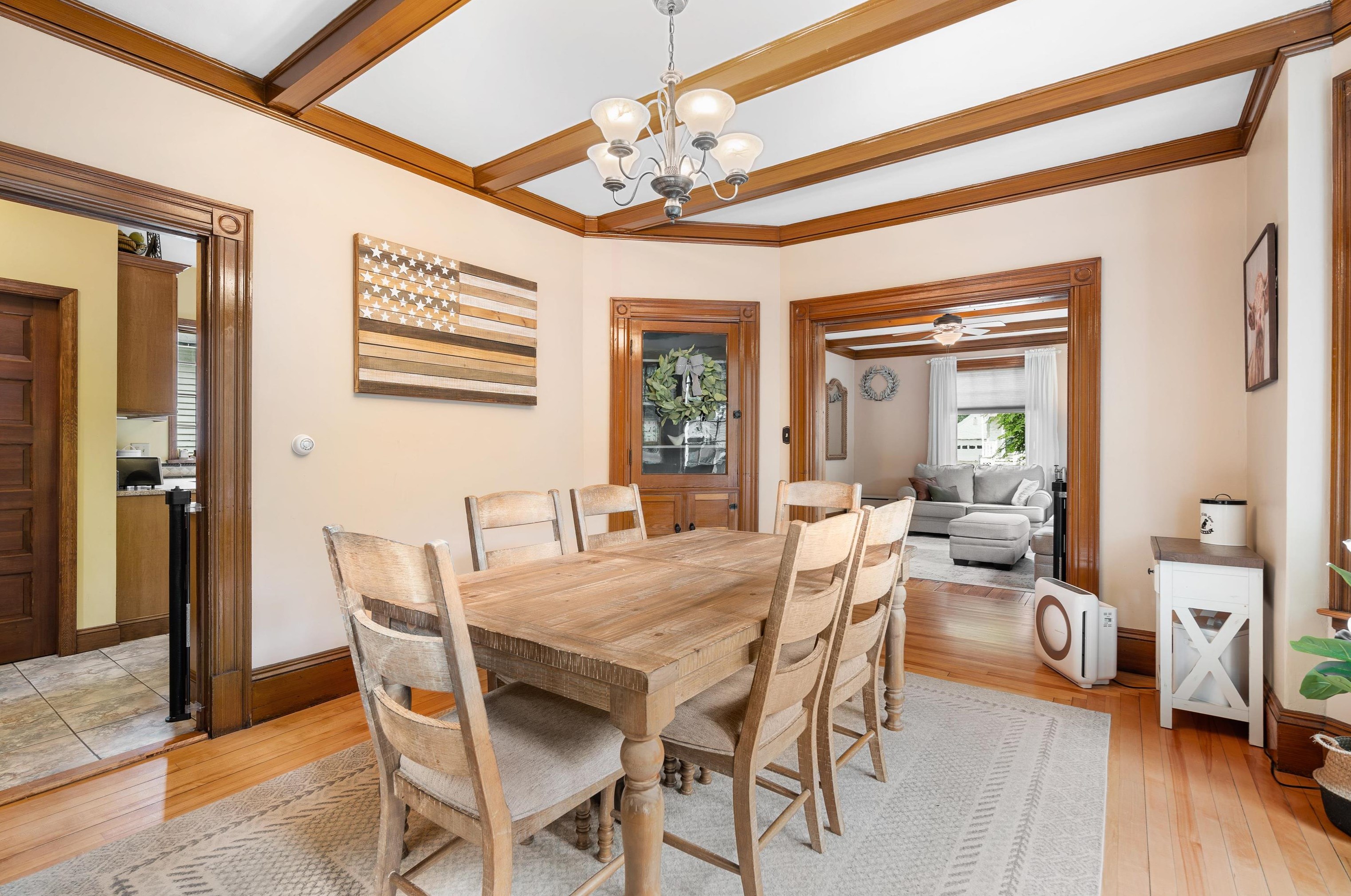 540 River Rd, Manchester NH 03104-1955 exterior