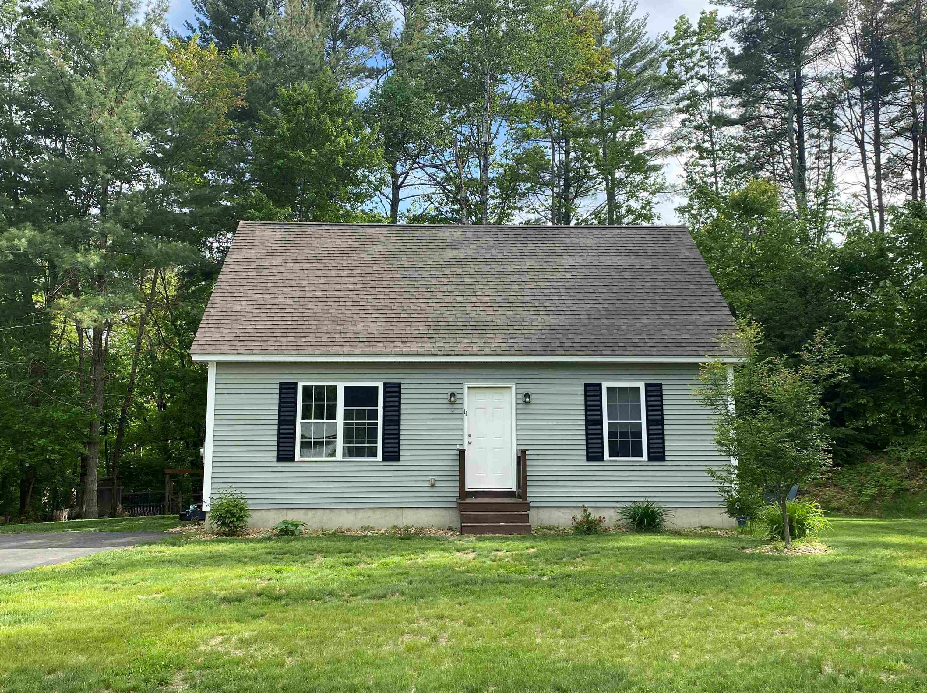 11 Rhodora Dr, Chichester, NH 03234