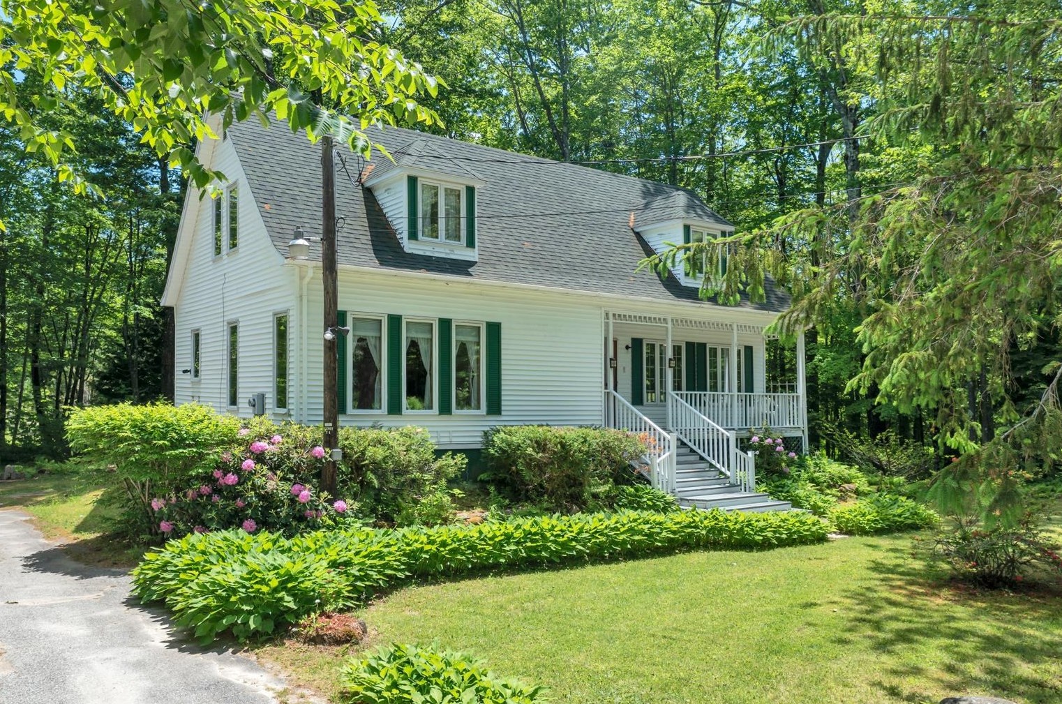 25 Old Center Harbor Rd, Meredith, NH 03253-6405